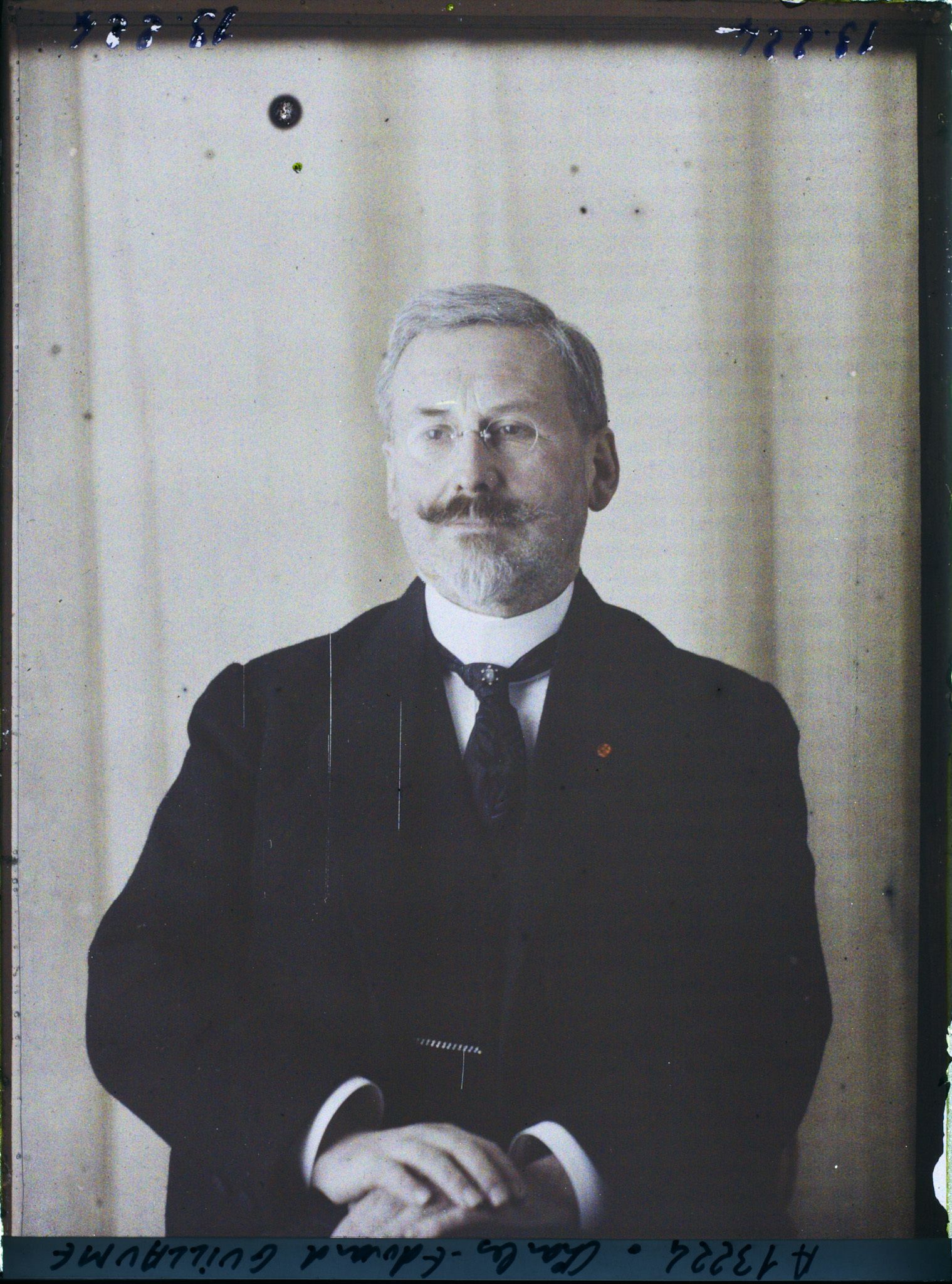 Image représentant https://musee-albert-kahn.s-museum.fr/home/NWQ2OTAwYzNmYjZlZTk1ZWQwODJmMjY4L2dlbmVyaWMtbm90aWNlLXRhYi9hdXRob3JpdHkvNjE3YTc5ZjVjZjhiODk2OGIzMzM3ZDIx/5d6900c3fb6ee95ed082f268/generic-notice-tab/authority/617a79ebcf8b8968b3336ec0 Monsieur Charles-Edouard Guillaume