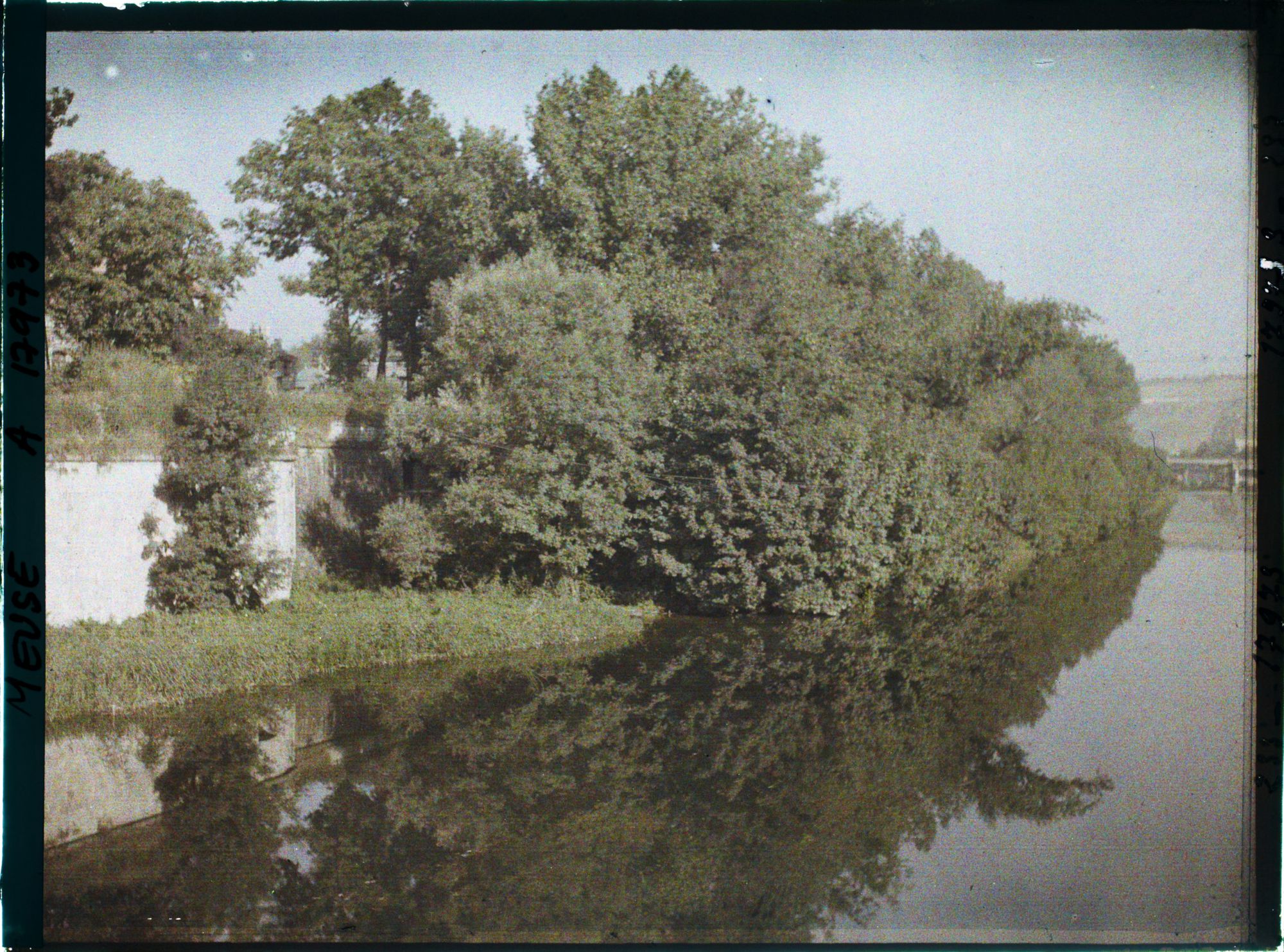 Image représentant France, Verdun, Les bords de la Meuse près de la porte Chaussée
