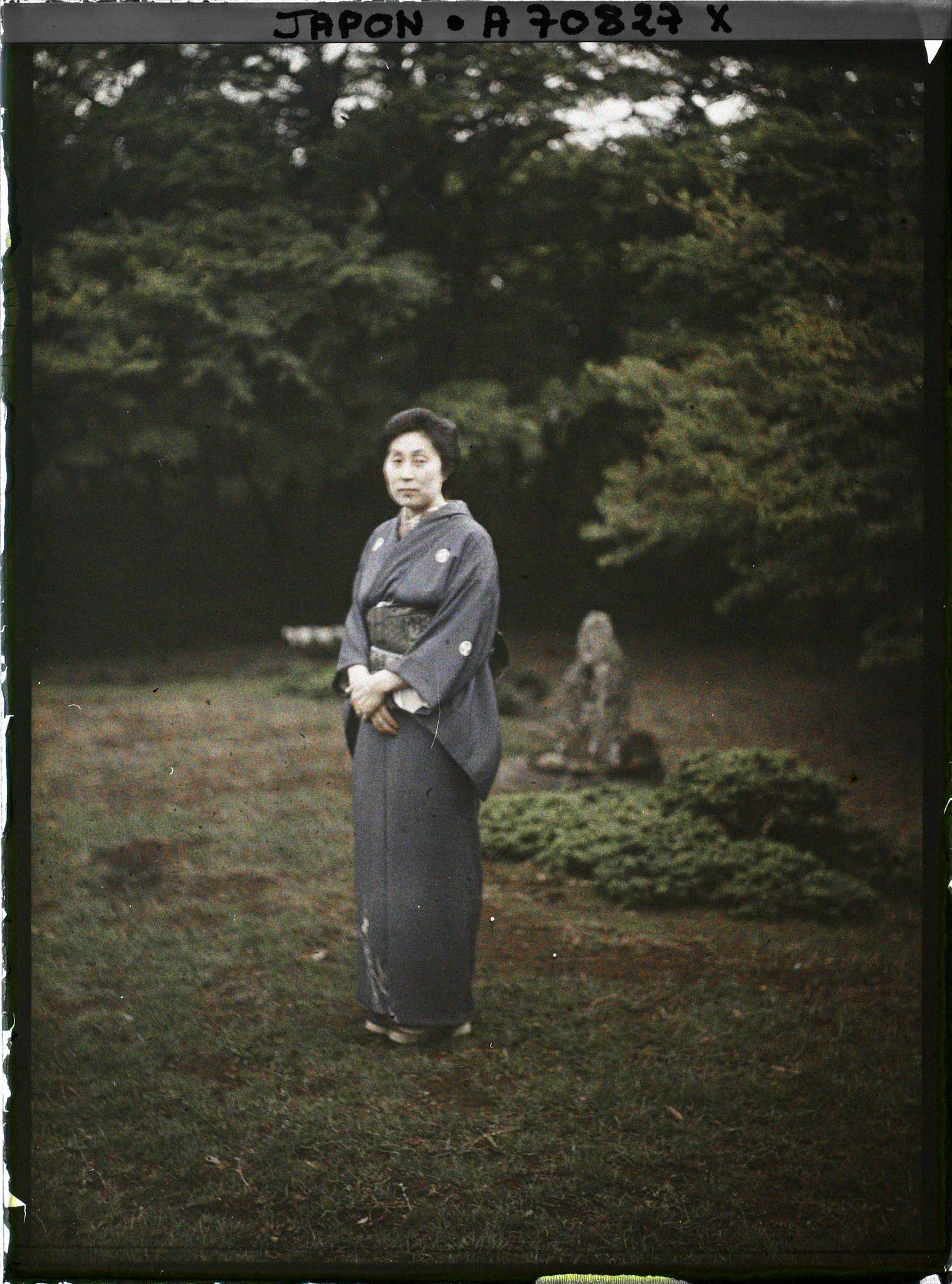Image représentant Résidence de la famille Asaka : femme de la suite de la princesse Asaka (Nobuko)