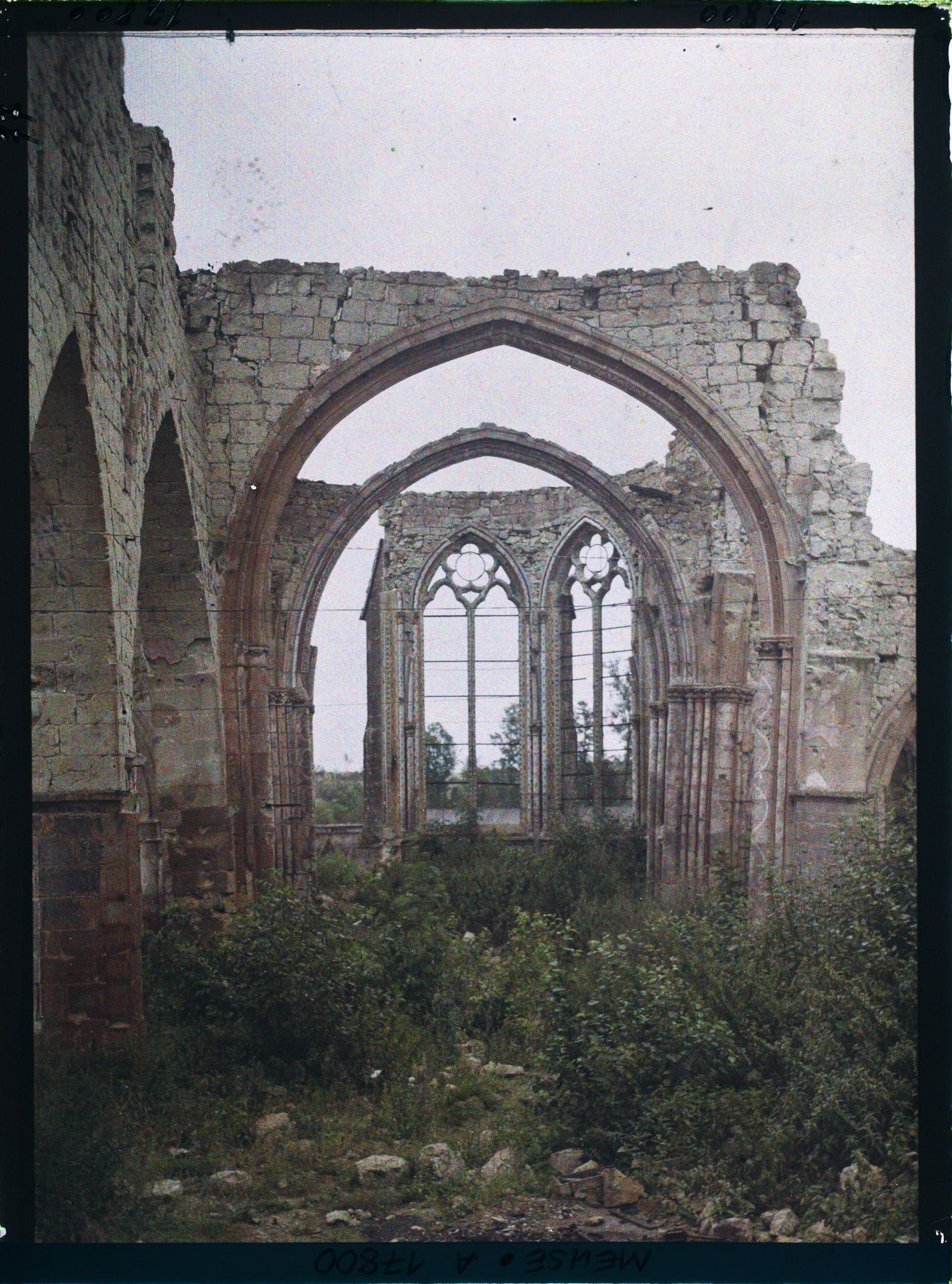 Image représentant France, Varennes, Intérieur de l'Eglise