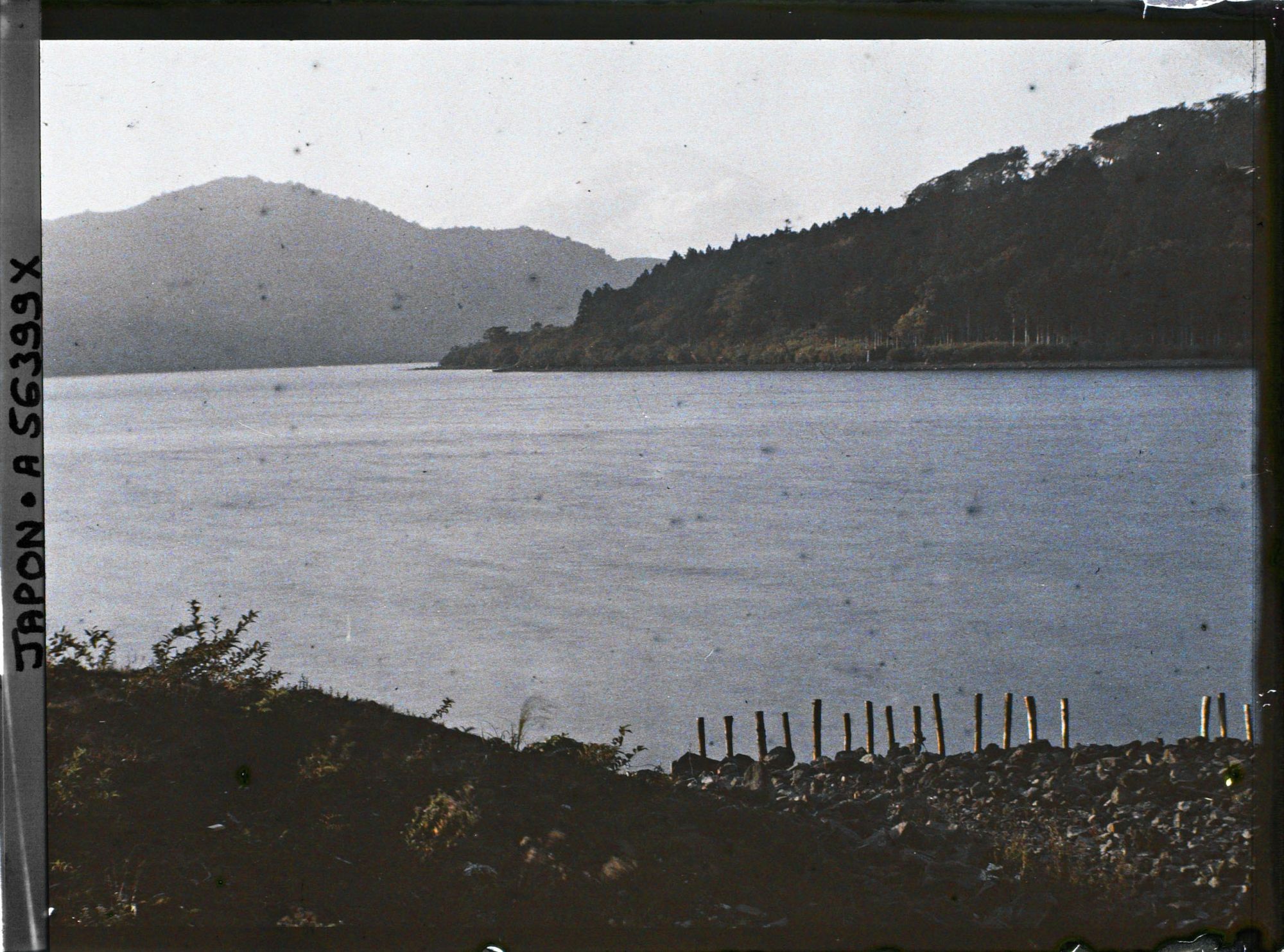 Image représentant Le lac Ashinoko avec vue en arrière plan sur le Fujisan