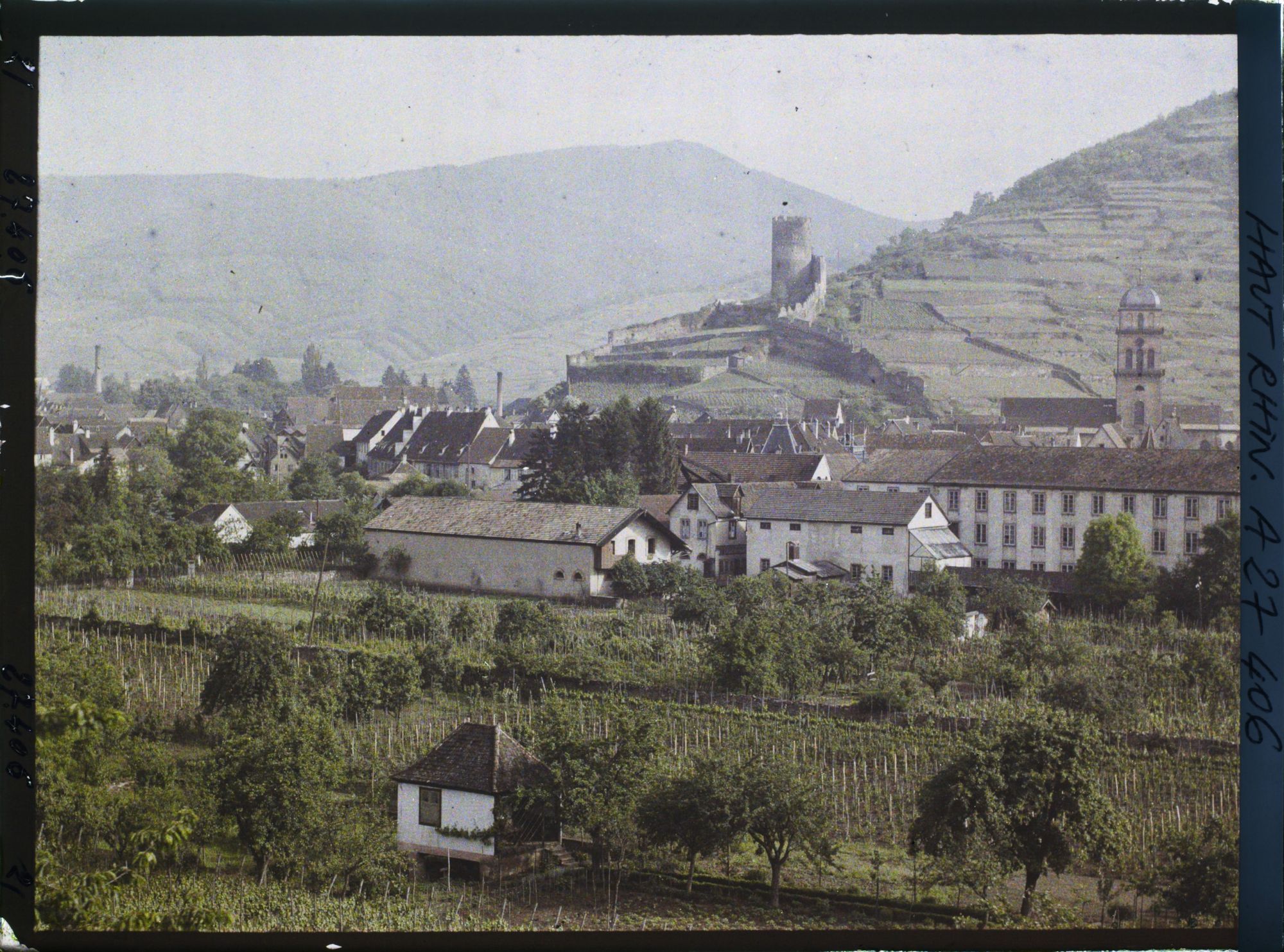 Image représentant France, Kaysersberg, Vue d'ensemble de la Ville plus à gauche que la précedente