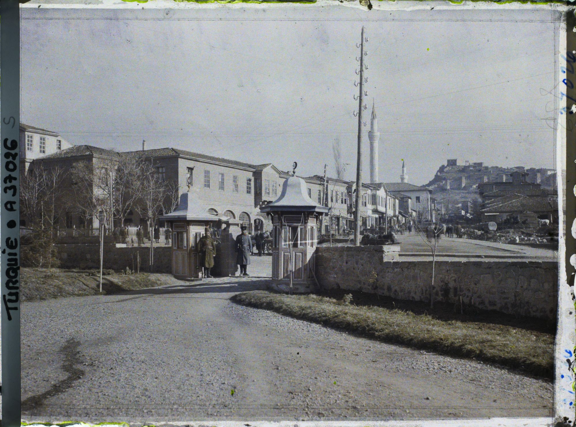 Image représentant Turquie, Angora, Entrée de la Gde Assemblée et Rue principale