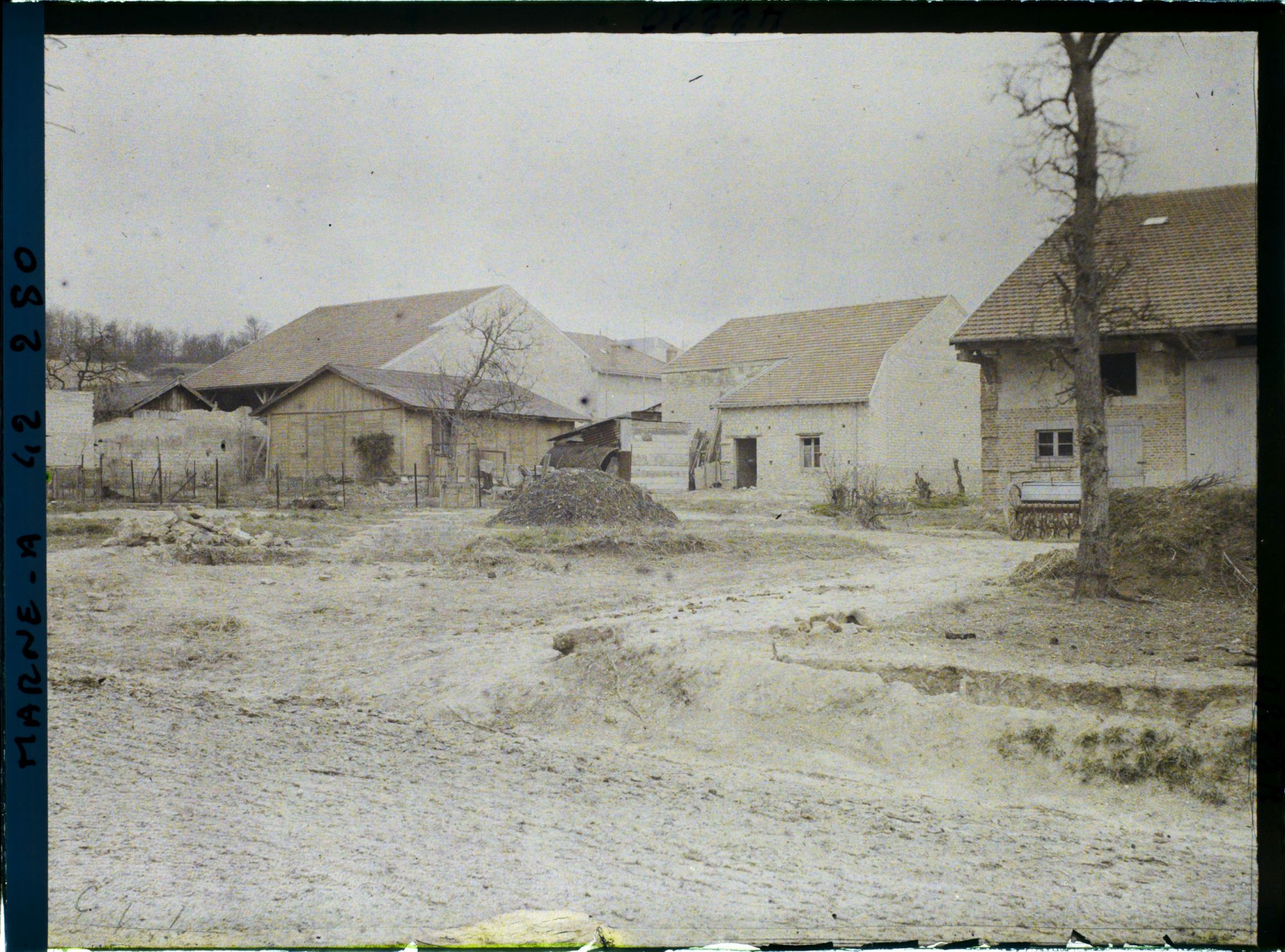 Image représentant France, Nogent l'Abbesse près Reims, Vue dans le Village