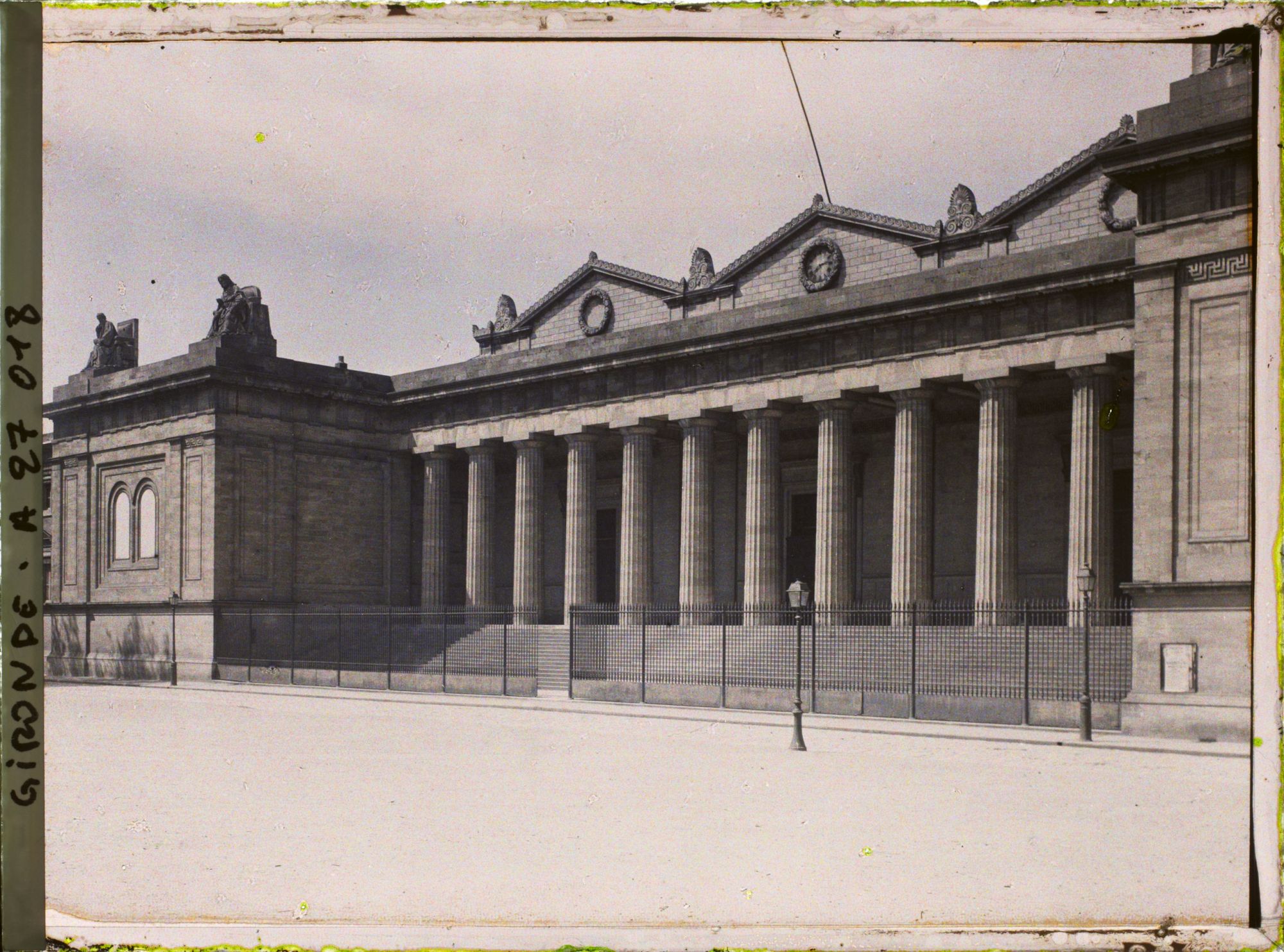 Image représentant France, Bordeaux, Palais de Justice (façade)