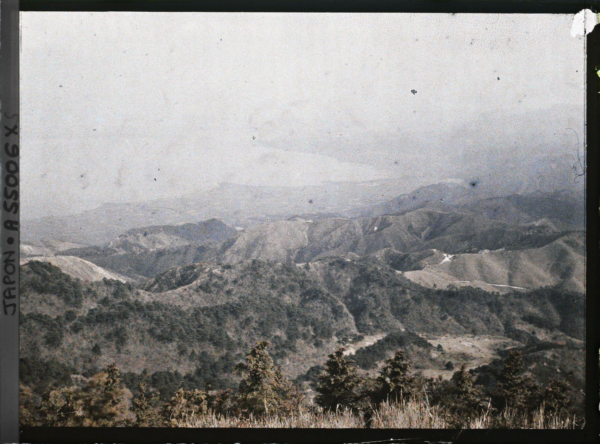 Image représentant Le lac Biwa et la plaine de de ville d'Ôtsu depuis le mont Hiei