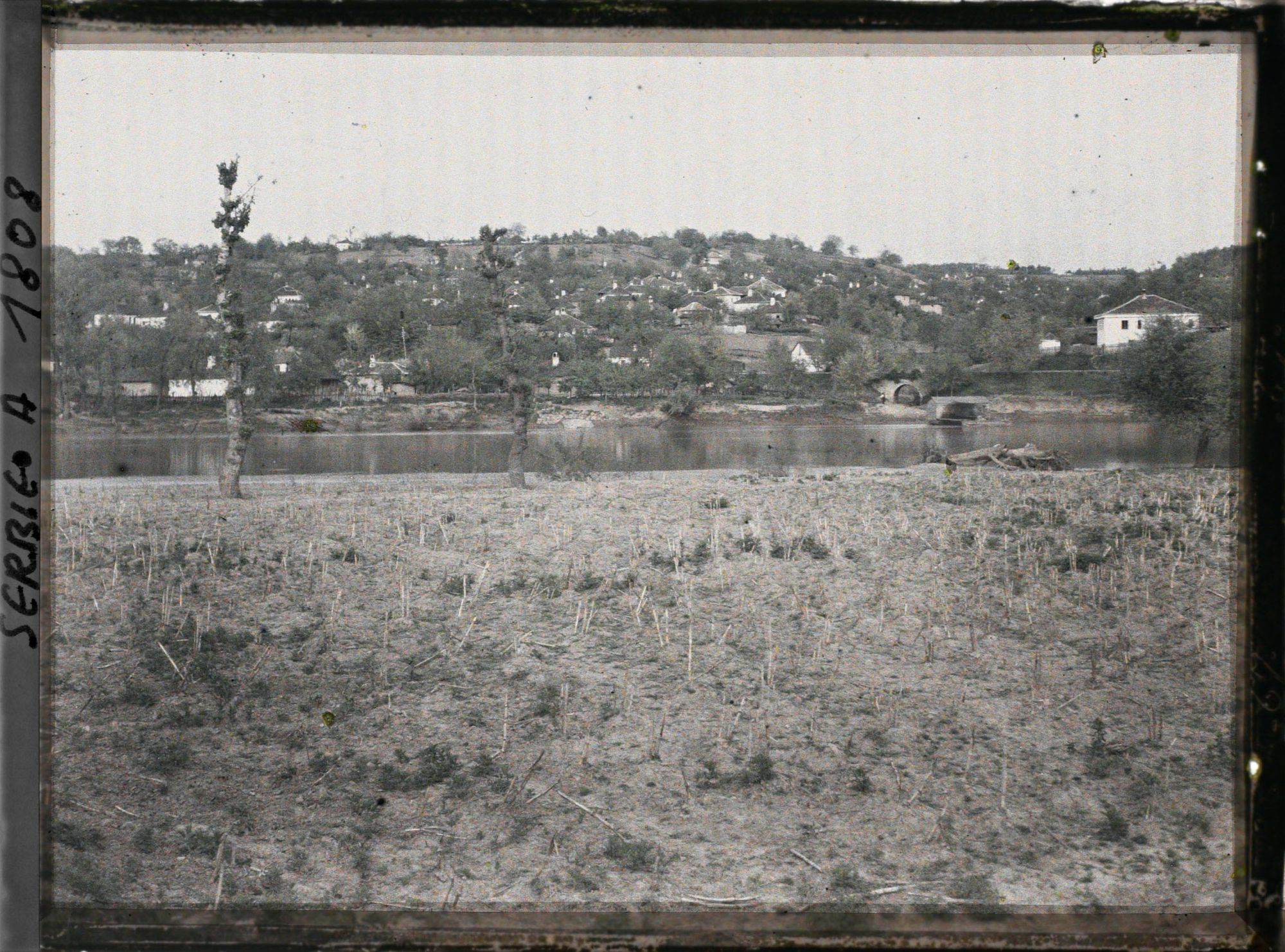 Image représentant Vue sur le village avec la Morava au premier plan