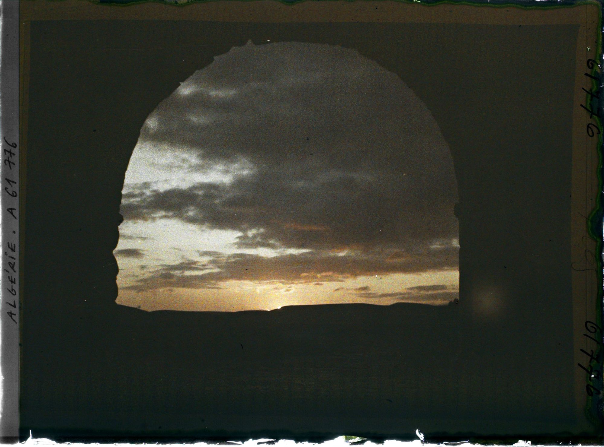 Image représentant Algérie, Lambèse, Lever du Soleil sous grande Arche du Prœtorium