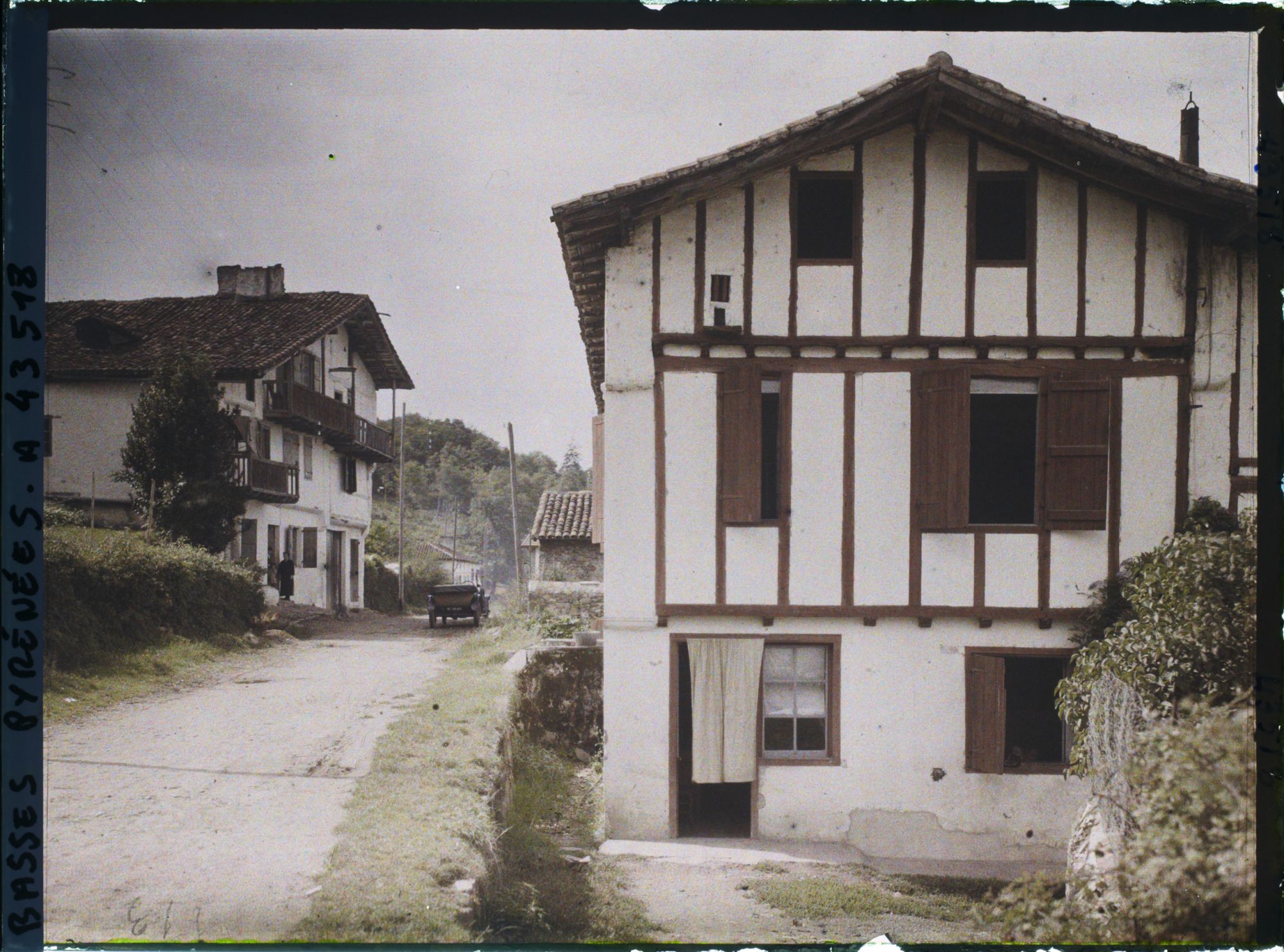 Image représentant France, Ustaritz, Maisons basques anciennes (1648)