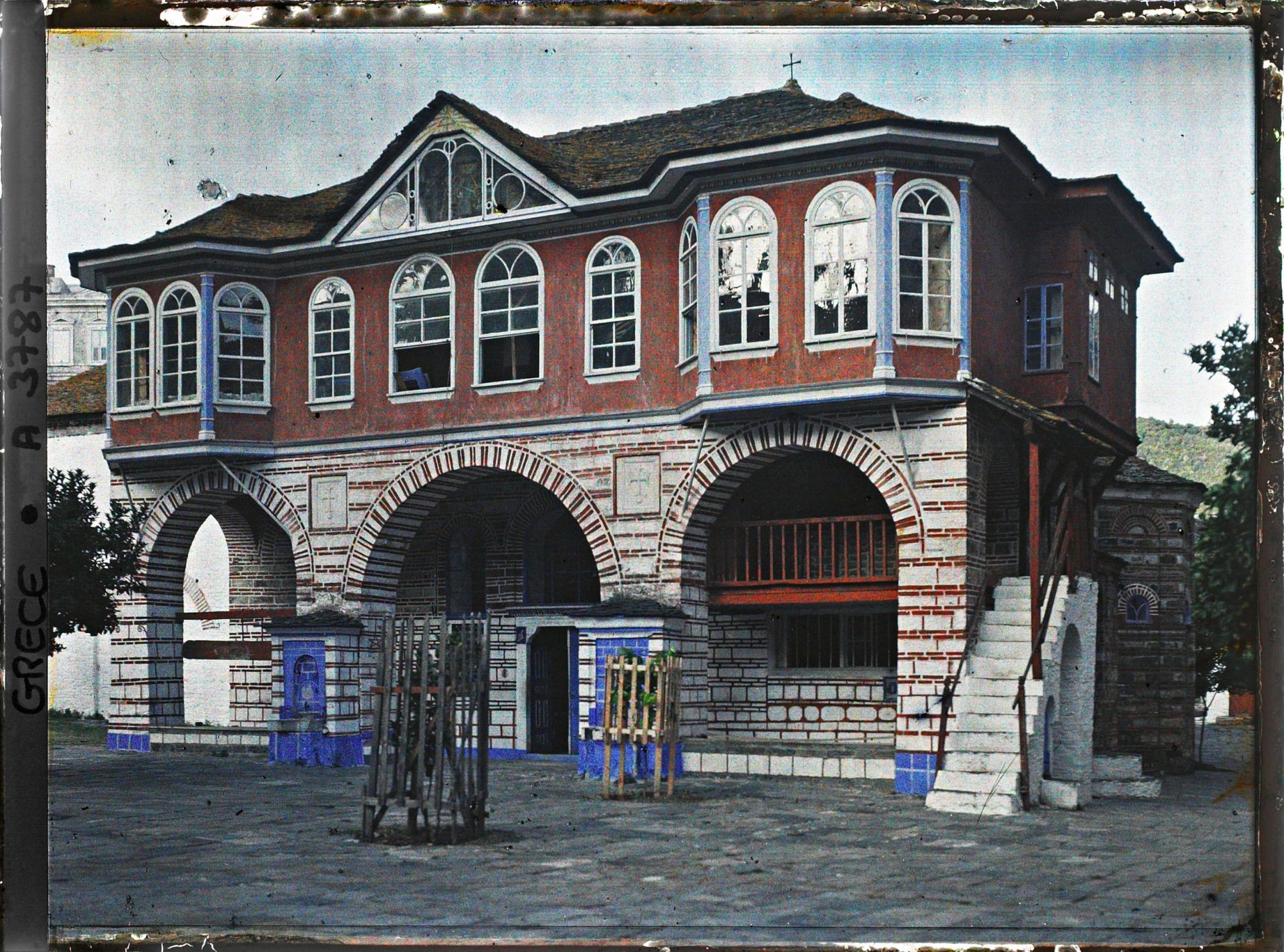 Image représentant Mont-Athos, Vatopediou, Extérieur du réfectoire des Moines