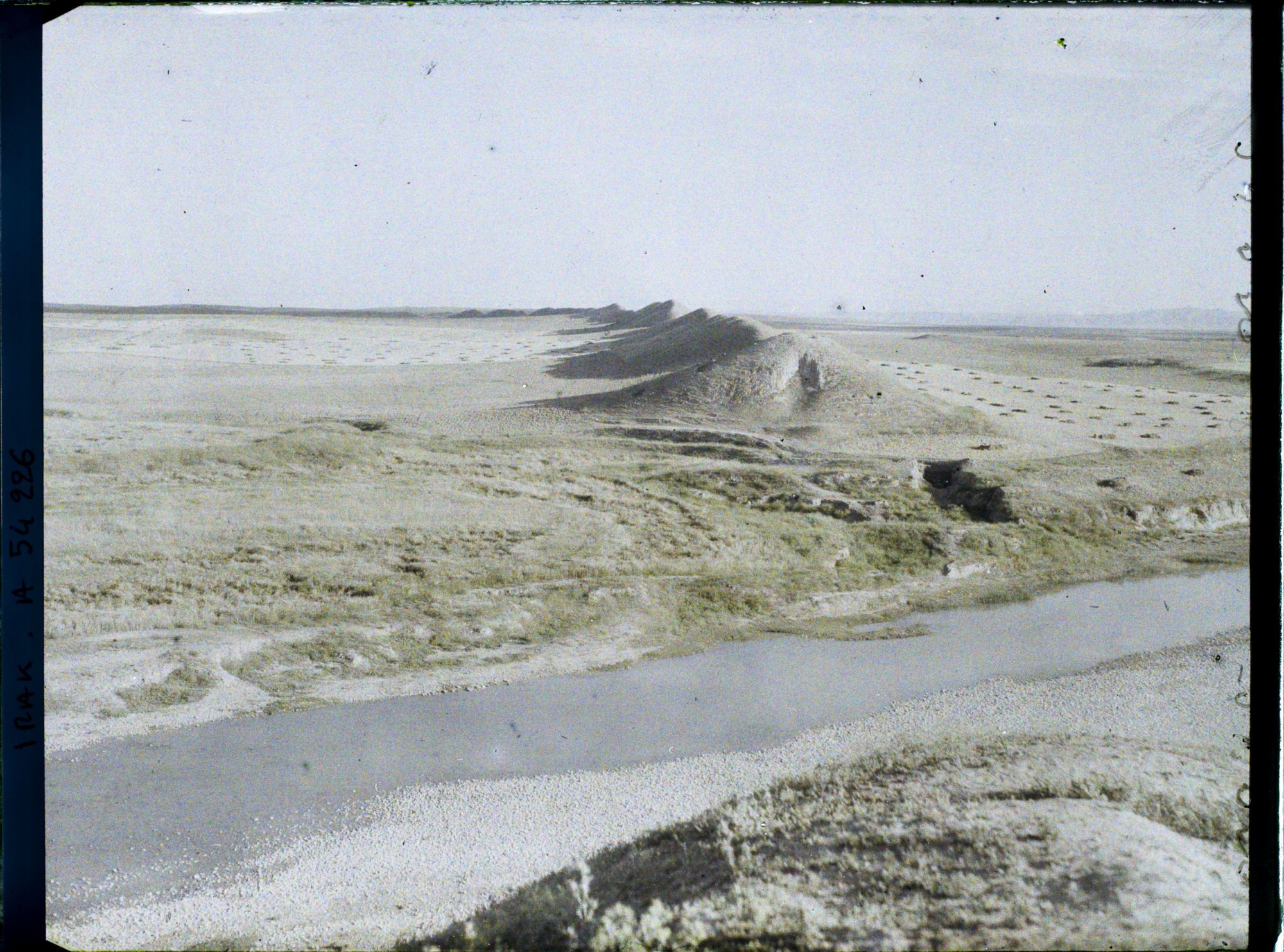 Image représentant Vestiges du mur d'enceinte de la ville (XI-VIIIe siècles av. J.-C.)