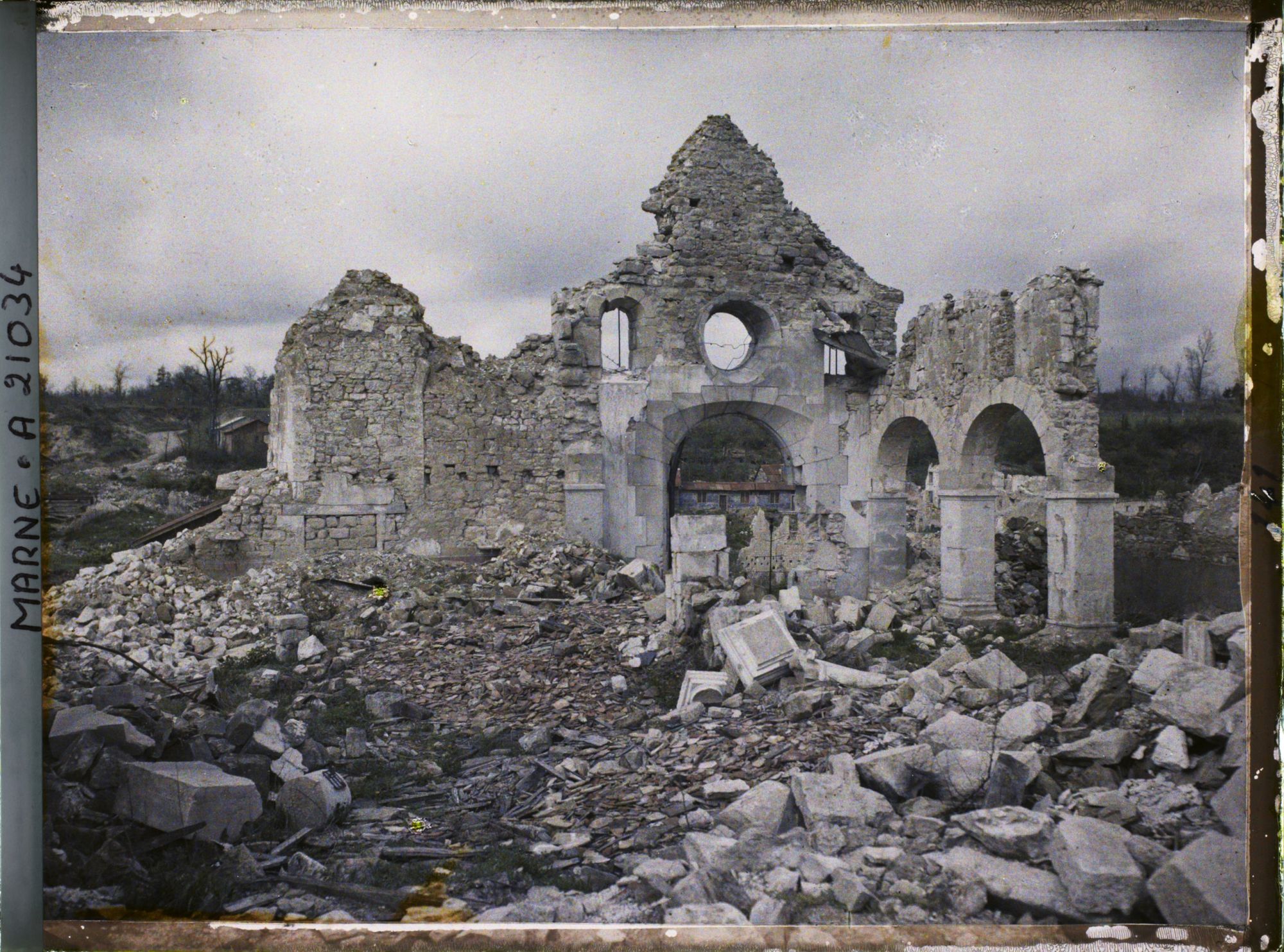 Image représentant France, Brimont, Entrée de l'Eglise