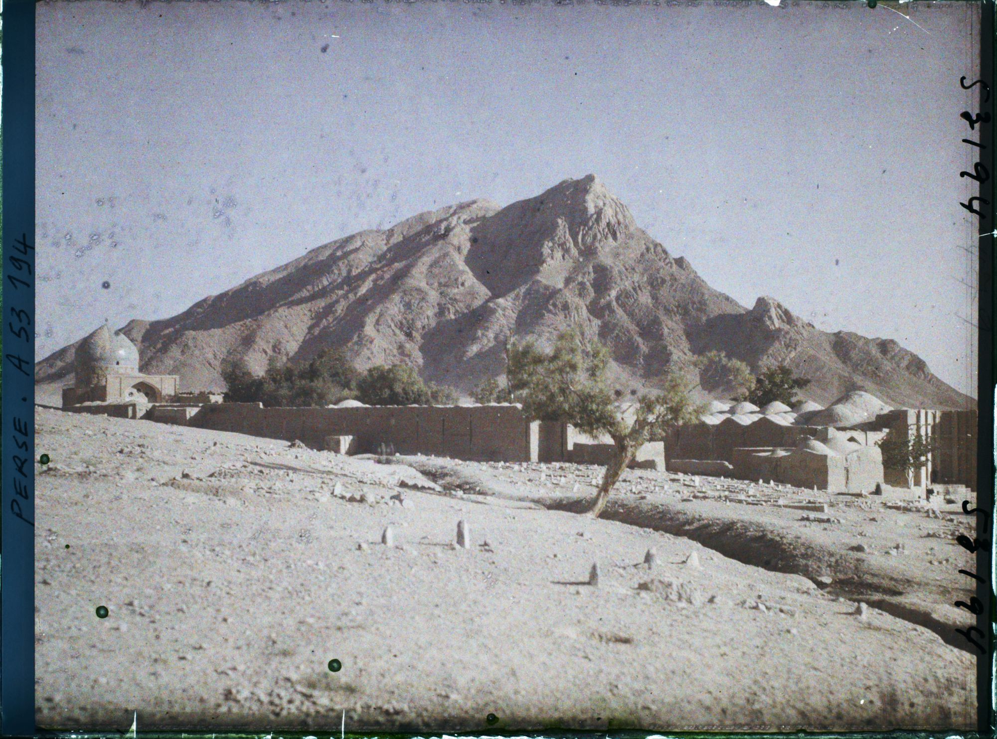Image représentant Vue sur le village et son piton rocheux