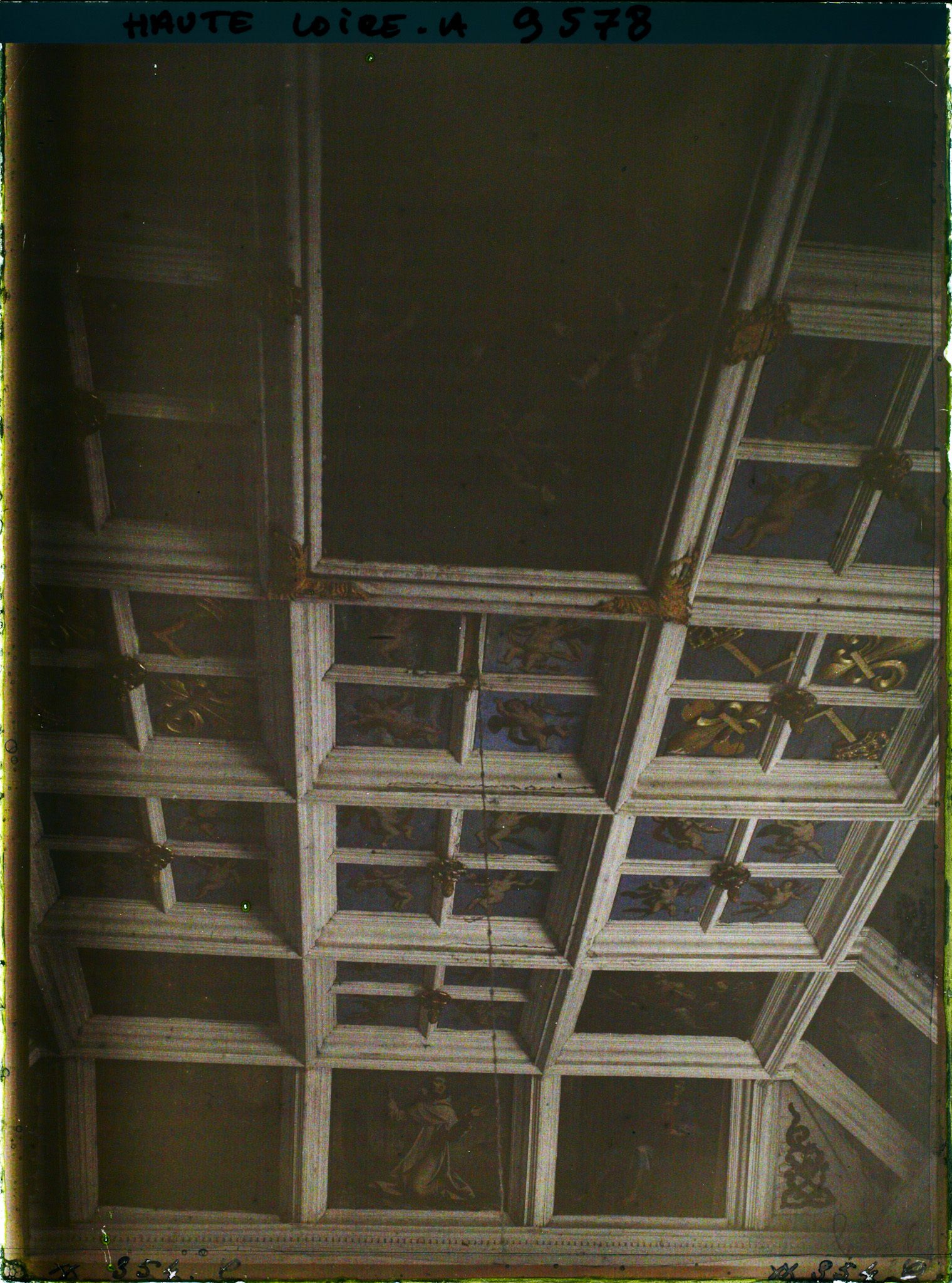 Image représentant Le plafond à caisson de la chappele des Pénitents blancs