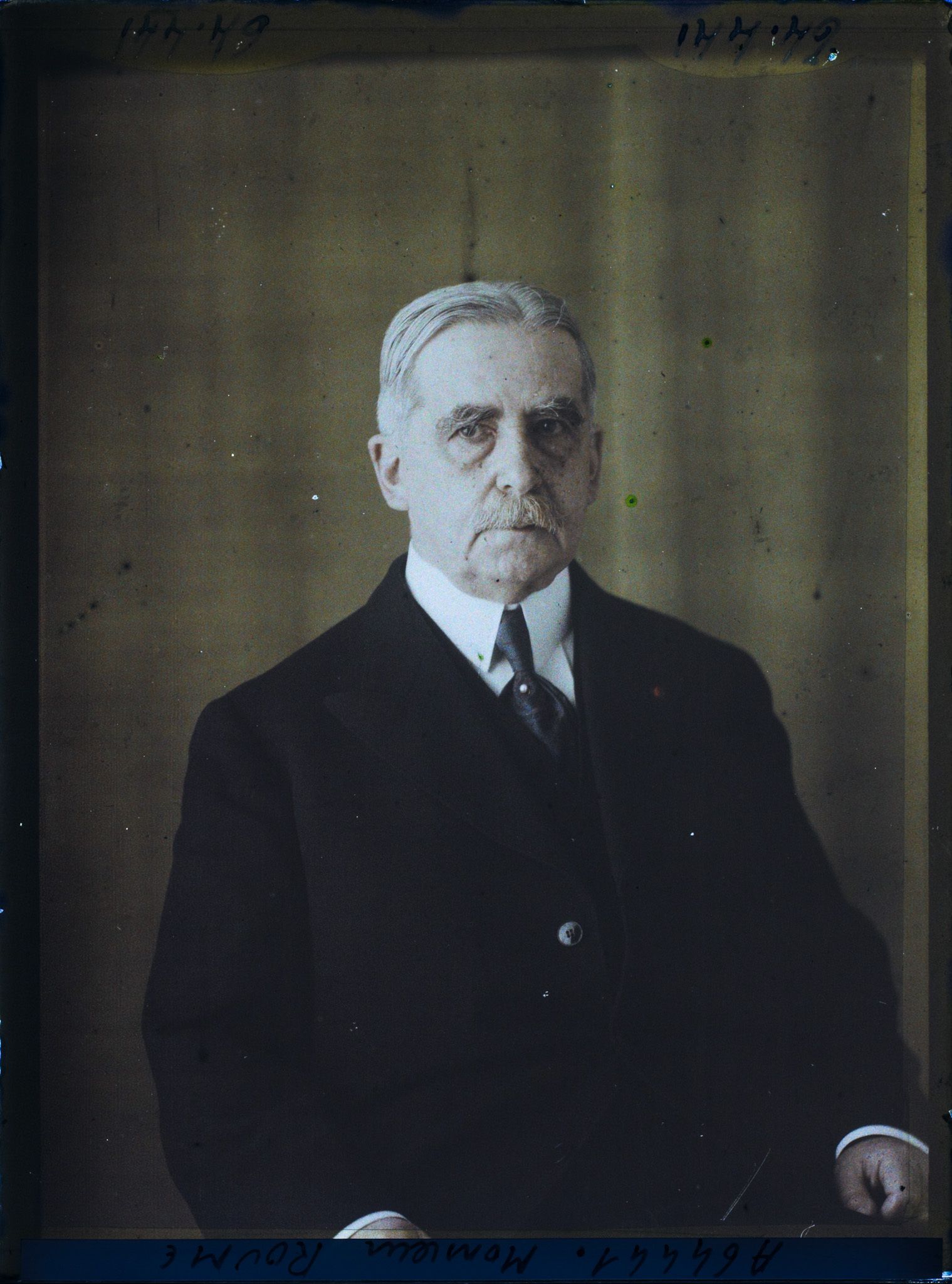 Image représentant https://musee-albert-kahn.s-museum.fr/home/NWQ2OTAwYzNmYjZlZTk1ZWQwODJmMjY4L2dlbmVyaWMtbm90aWNlLXRhYi9hdXRob3JpdHkvNjE3YTc5ZjVjZjhiODk2OGIzMzM3ZDIx/5d6900c3fb6ee95ed082f268/generic-notice-tab/authority/617a79ebcf8b8968b3337705 Monsieur Roume