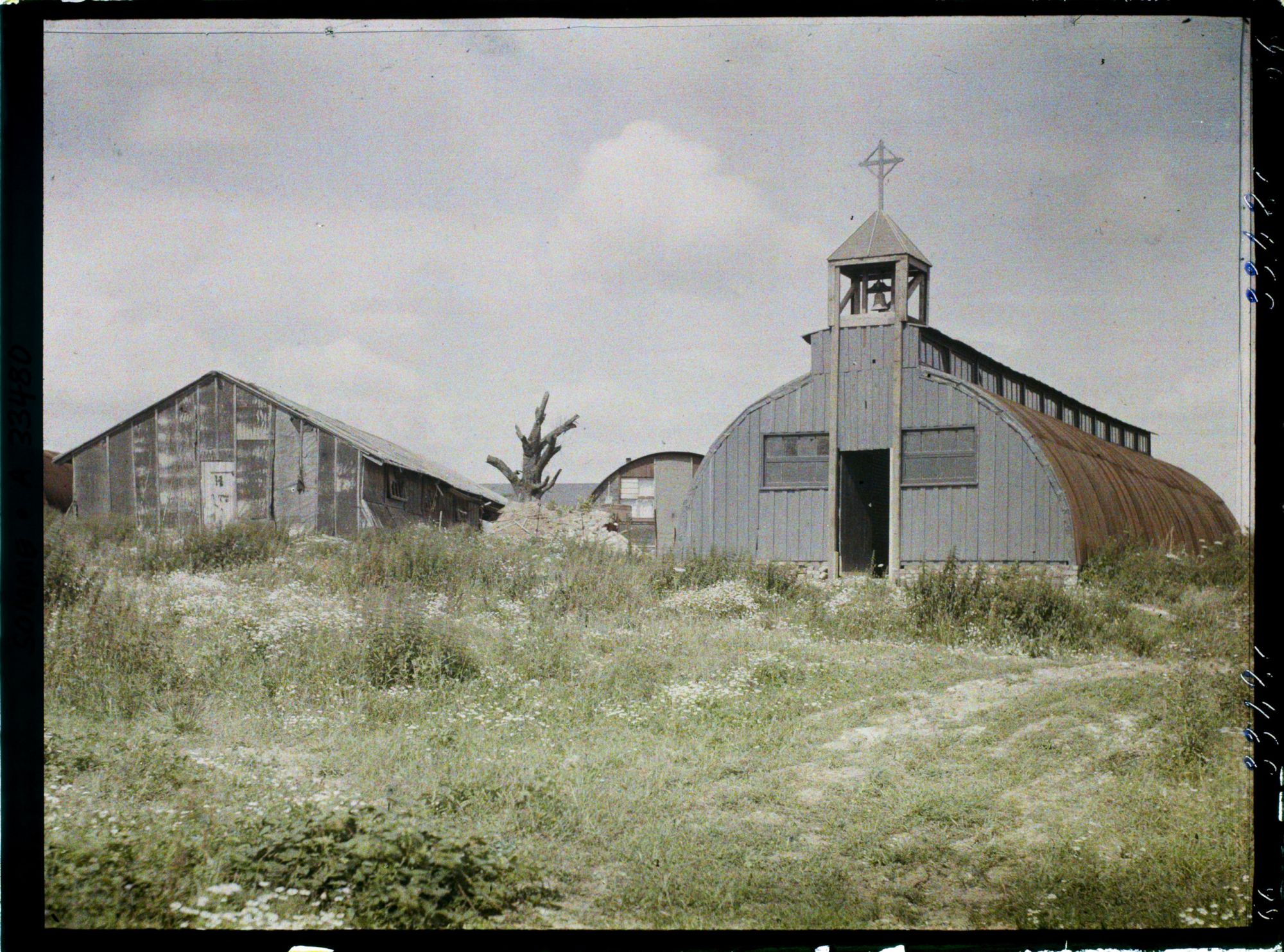 Image représentant France, Contalmaison, L'Eglise et le Cimetière