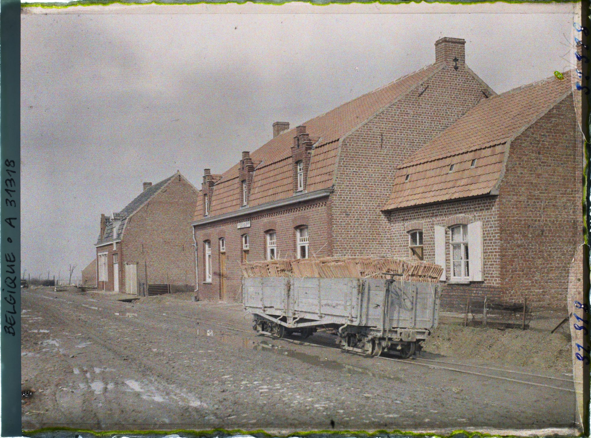 Image représentant Belgique, Wytschaete, Groupe de nouvelles maisons