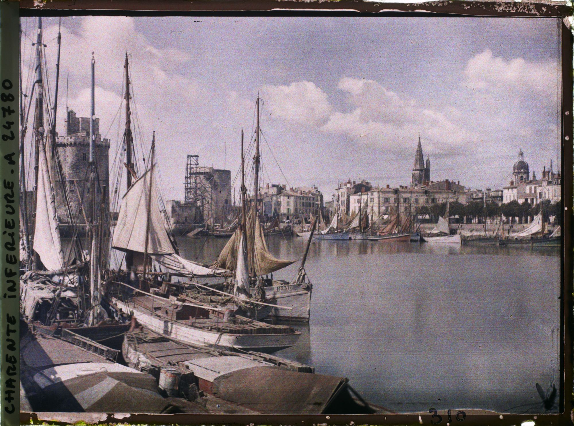 Image représentant France, La Rochelle, Le Port