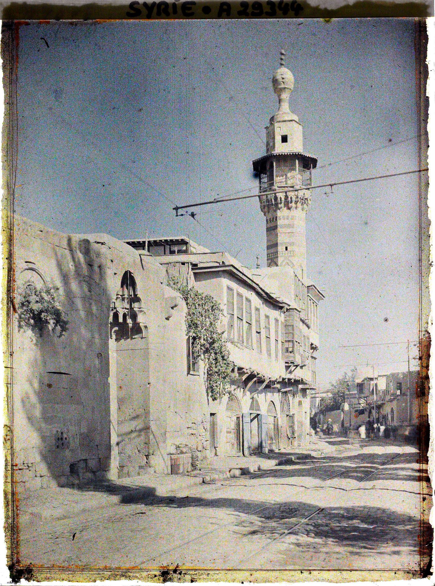 Image représentant La mosquée et madrasa Sabuniyya sur l'avenue du Midan