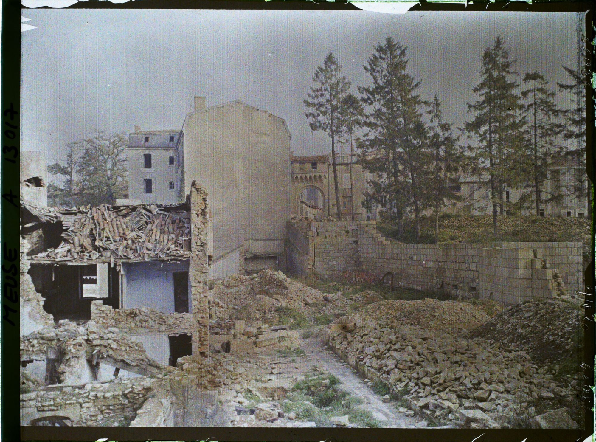 Image représentant France, Verdun, Rue Montgault, Abri pour mitrailleuses