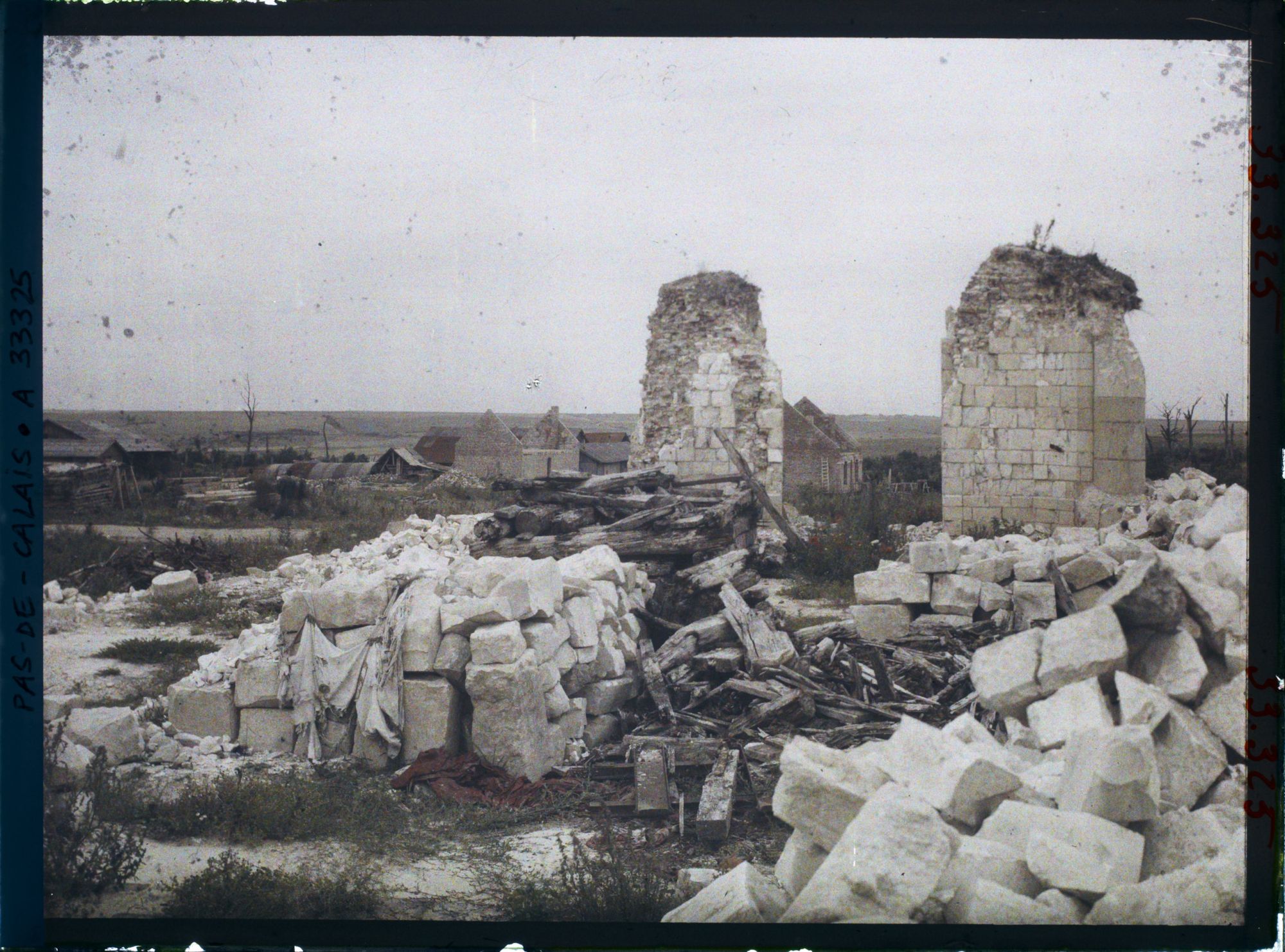 Image représentant France, Morval , Reconstructions ; vue prise des ruines de l'Eglise