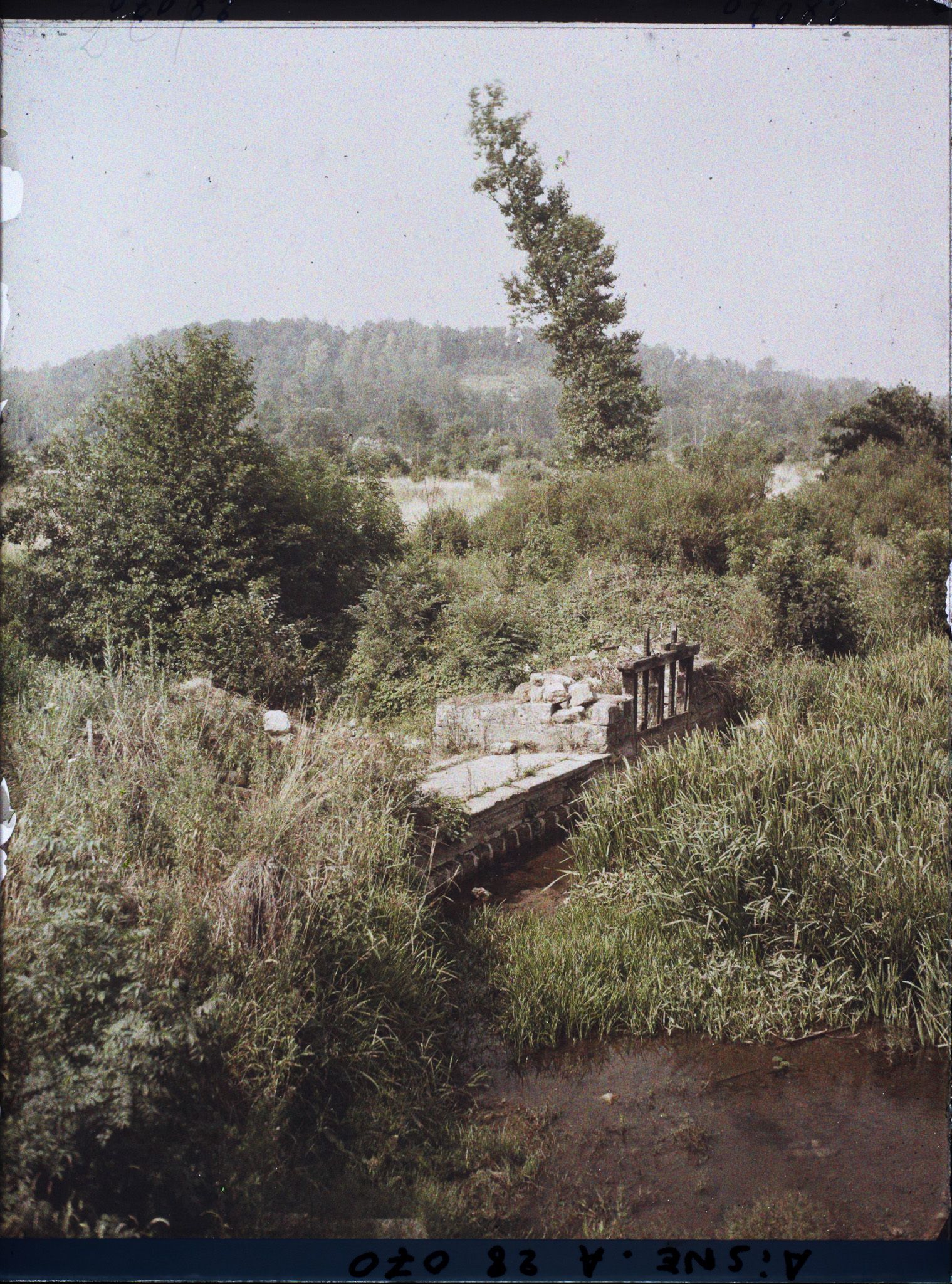 Image représentant France, Rte de Laon, Le bords de l'Ailette entre Soissons et Coucy