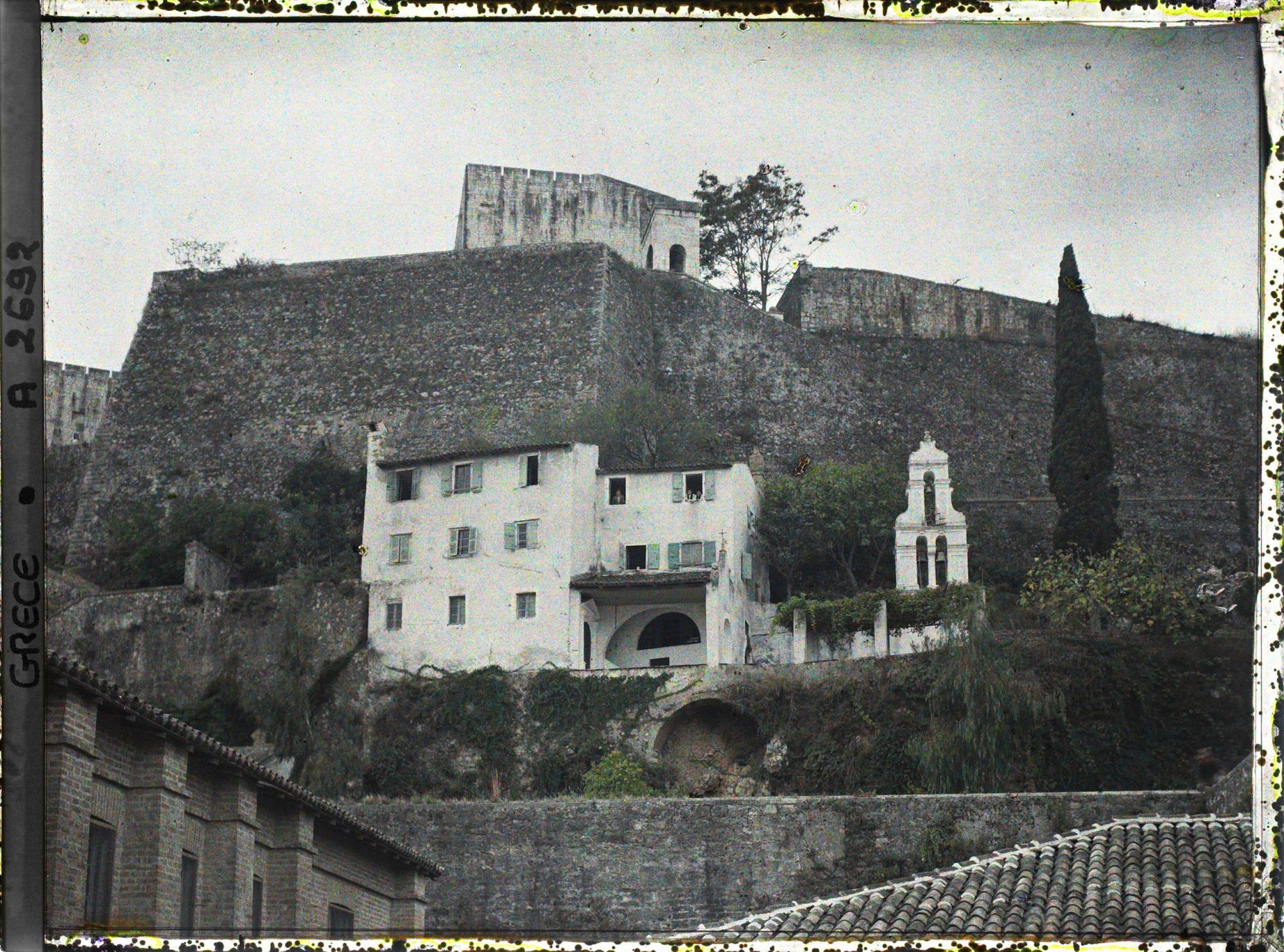 Image représentant La citadelle de Corfou, vue du pont
