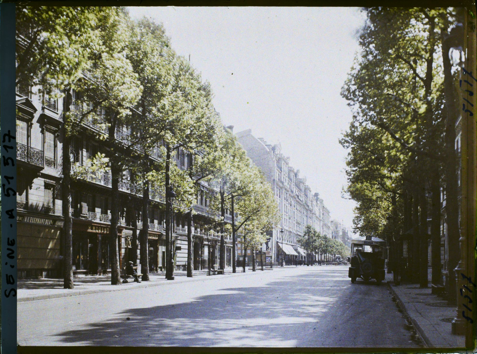 Image représentant La percée du boulevard Haussmann vers les nouvelles constructions et la rue Taitbout