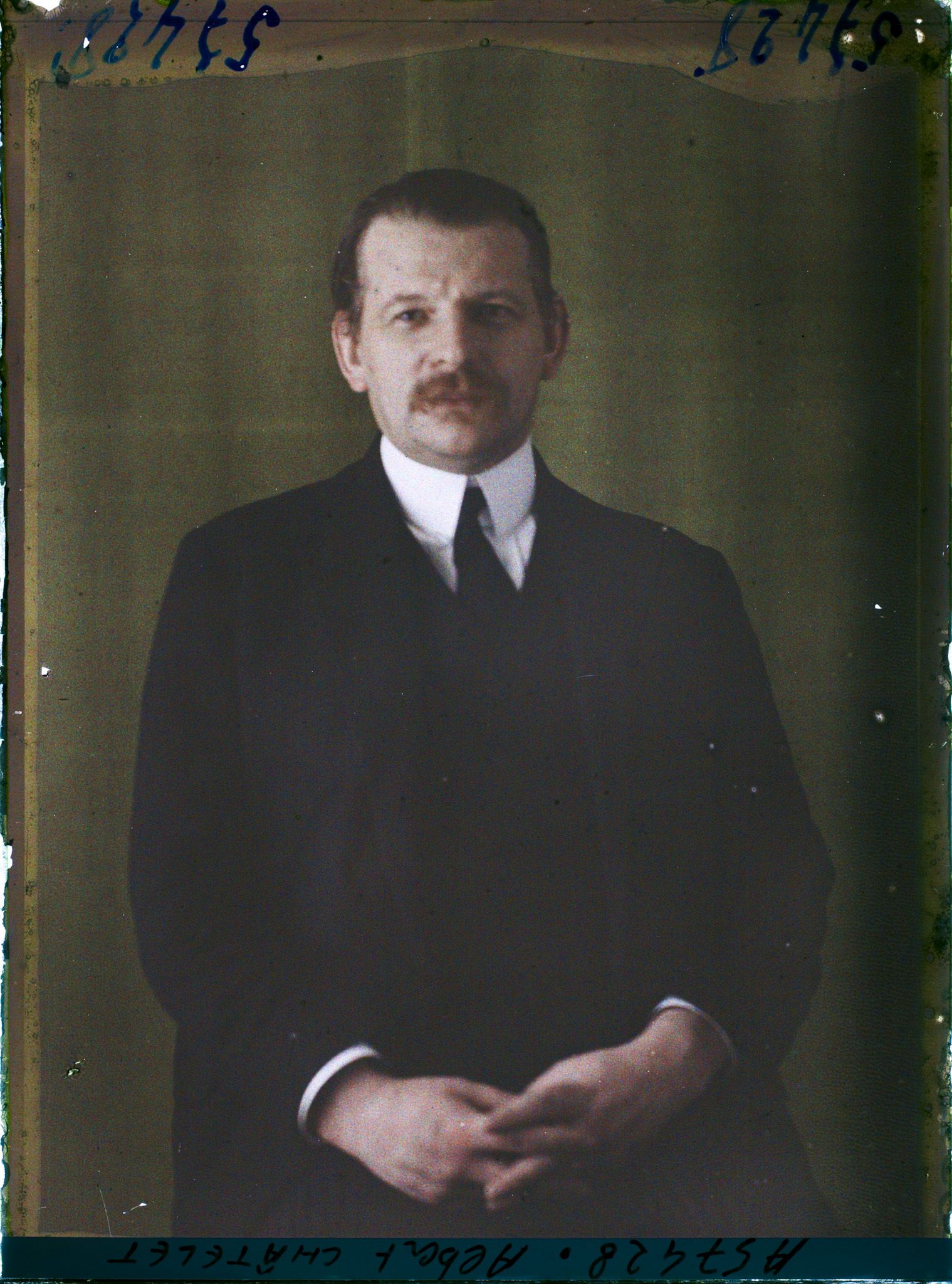 Image représentant https://musee-albert-kahn.s-museum.fr/home/NWQ2OTAwYzNmYjZlZTk1ZWQwODJmMjY4L2dlbmVyaWMtbm90aWNlLXRhYi9hdXRob3JpdHkvNjE3YTc5ZjVjZjhiODk2OGIzMzM3ZDIx/5d6900c3fb6ee95ed082f268/generic-notice-tab/authority/617a79ebcf8b8968b3336a66 Monsieur Albert Chatelet