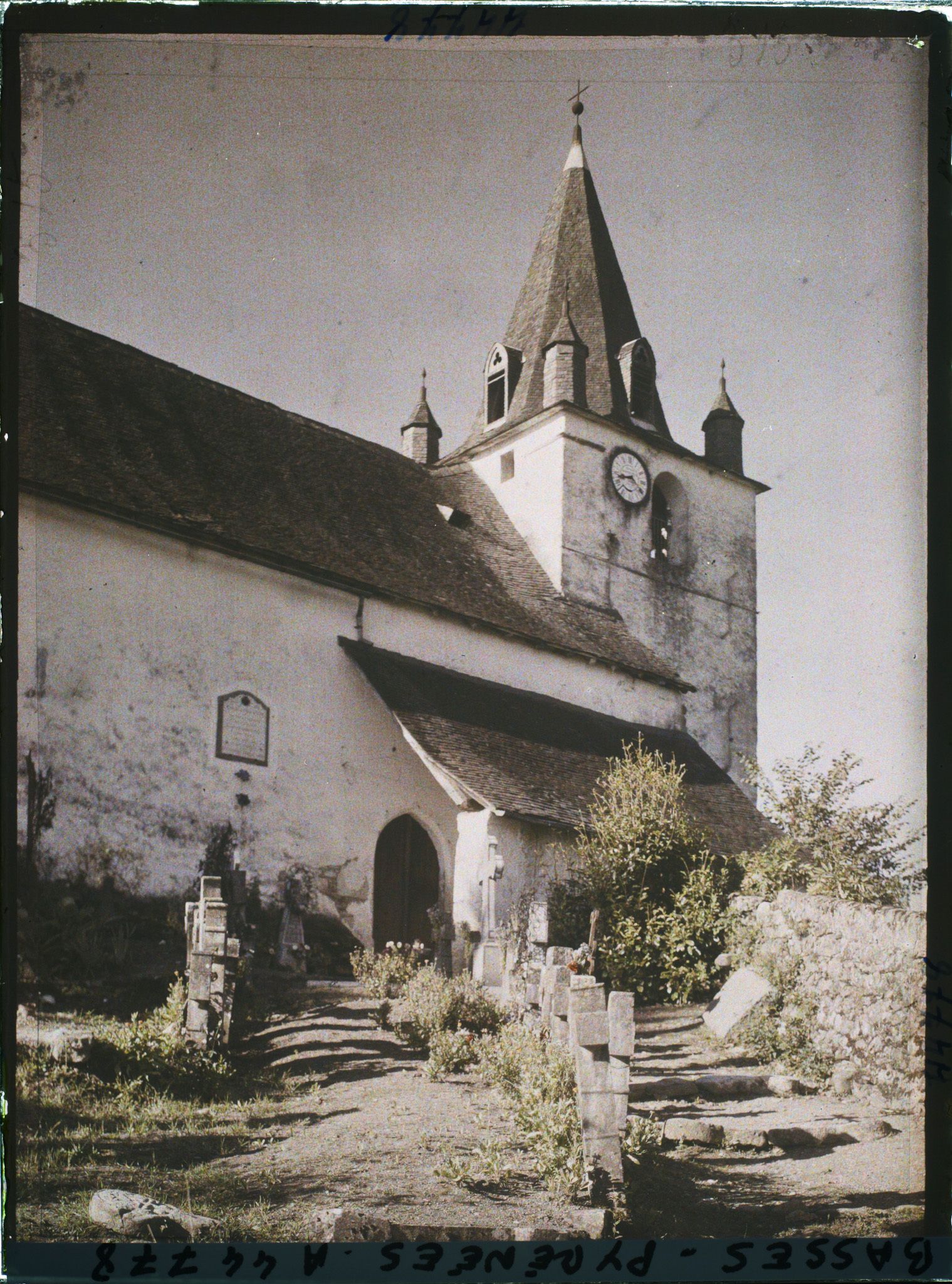 Image représentant France , Alos, L'Eglise d'Alos et le Cimetière