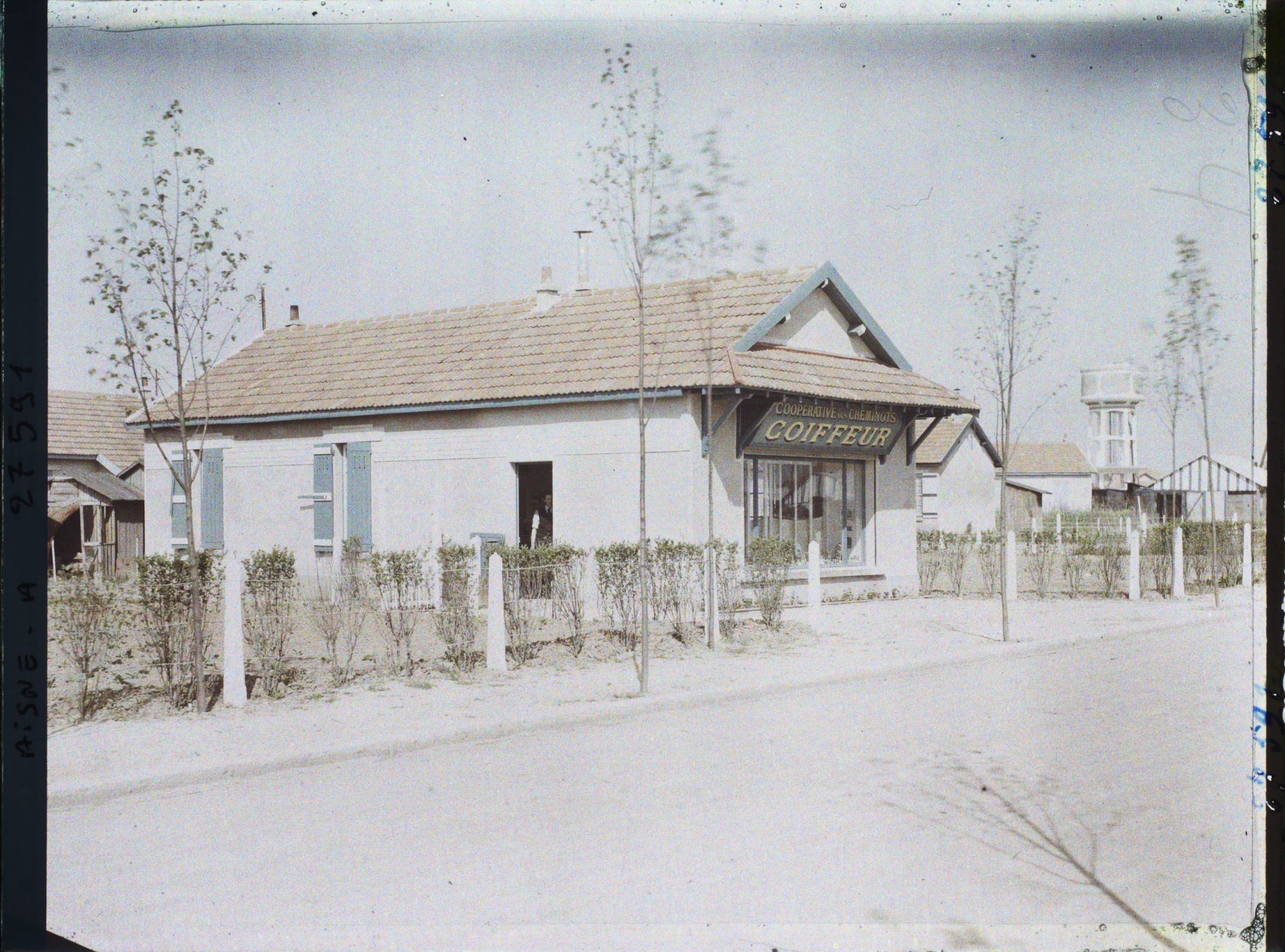 Image représentant France, Tergnier, Cité des Chemineaux, Avenue des Alliés la Maison du Coiffeur