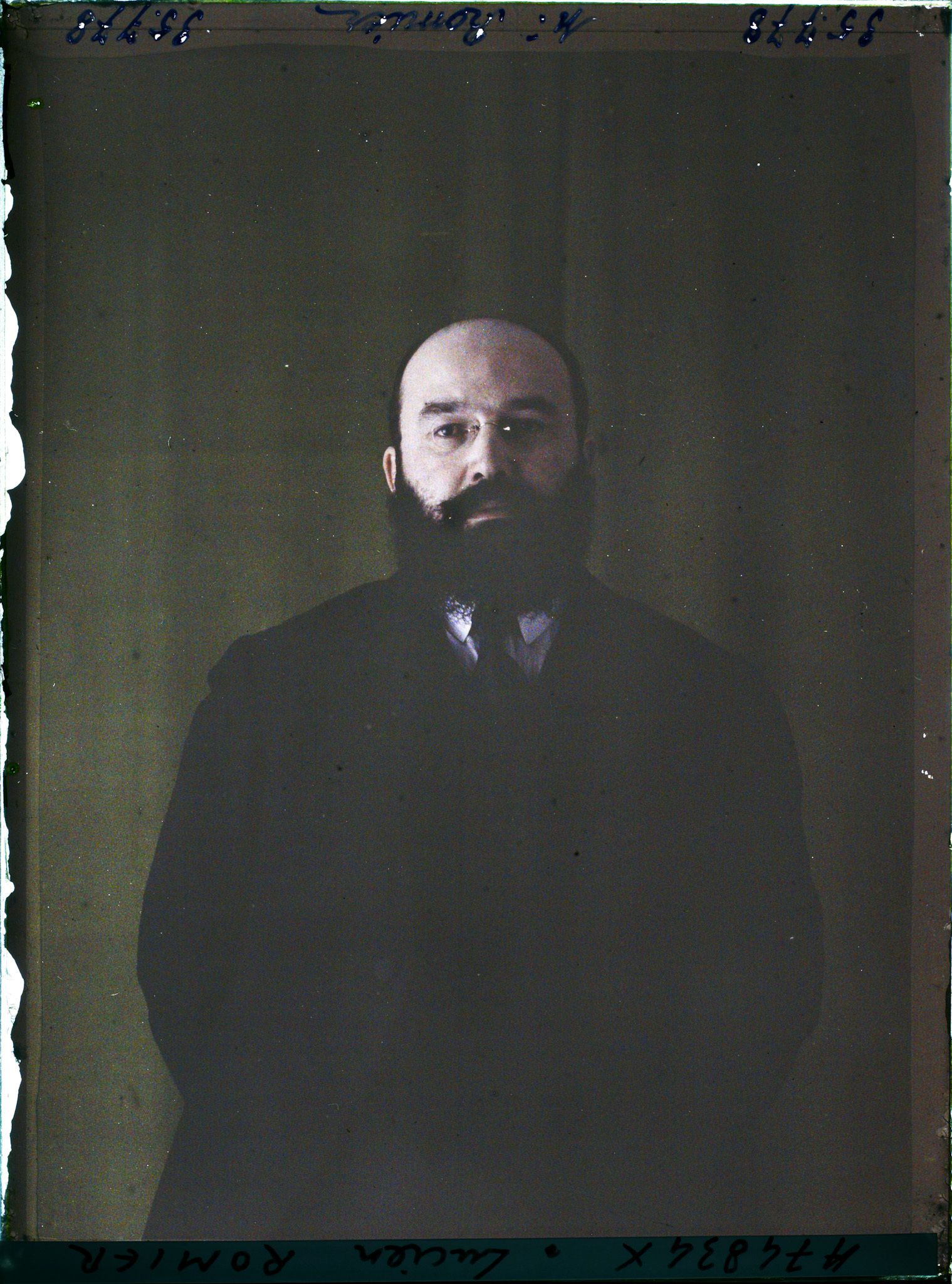 Image représentant Monsieur  https://musee-albert-kahn.s-museum.fr/home/NWQ2OTAwYzNmYjZlZTk1ZWQwODJmMjY4L2dlbmVyaWMtbm90aWNlLXRhYi9hdXRob3JpdHkvNjE3YTc5ZjVjZjhiODk2OGIzMzM3ZDIx/5d6900c3fb6ee95ed082f268/generic-notice-tab/authority/617a79ebcf8b8968b3337689 Lucien Romier