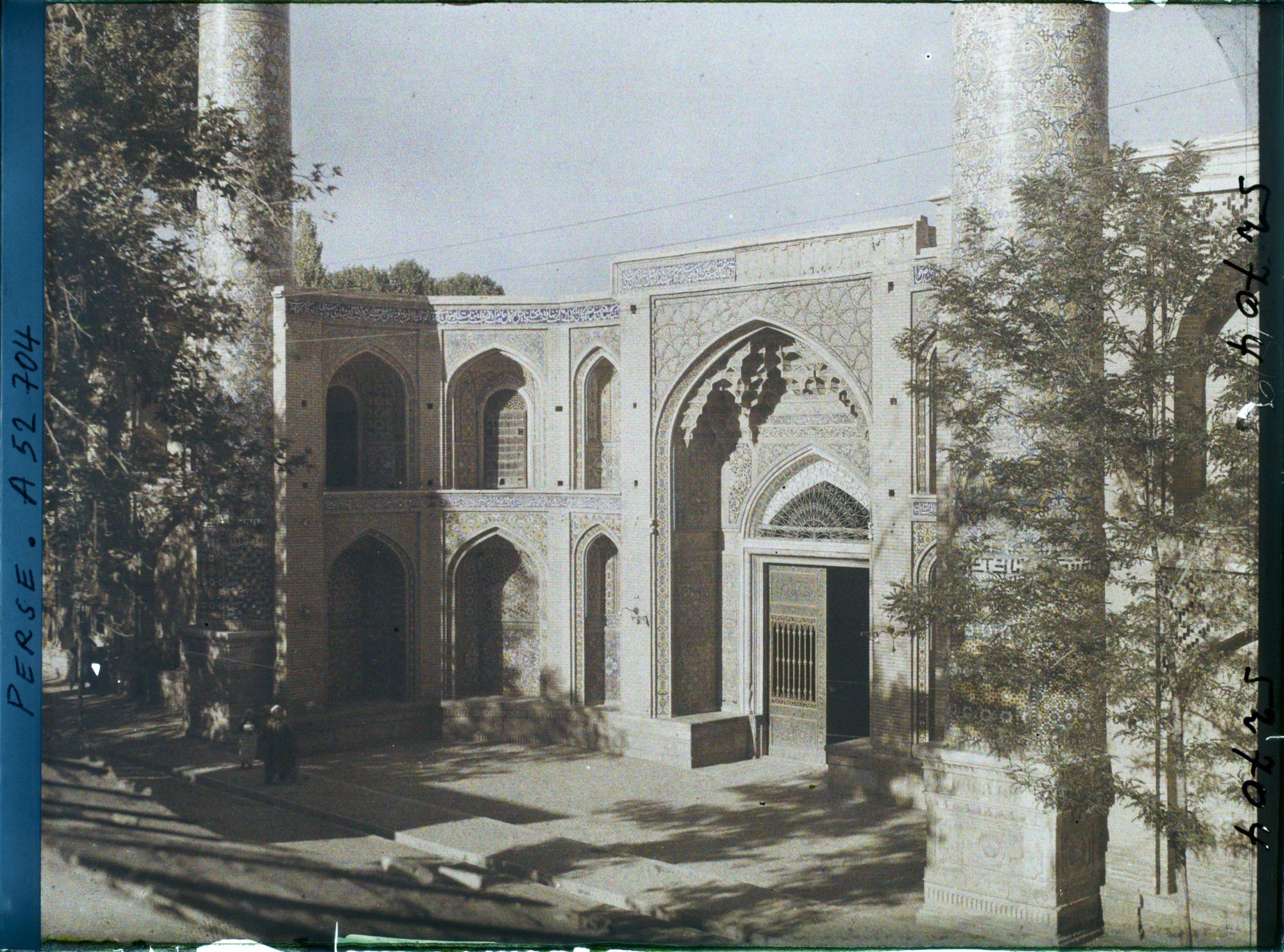 Image représentant La porte de la mosquée Sepahsalar (Madreseh e Motahari)