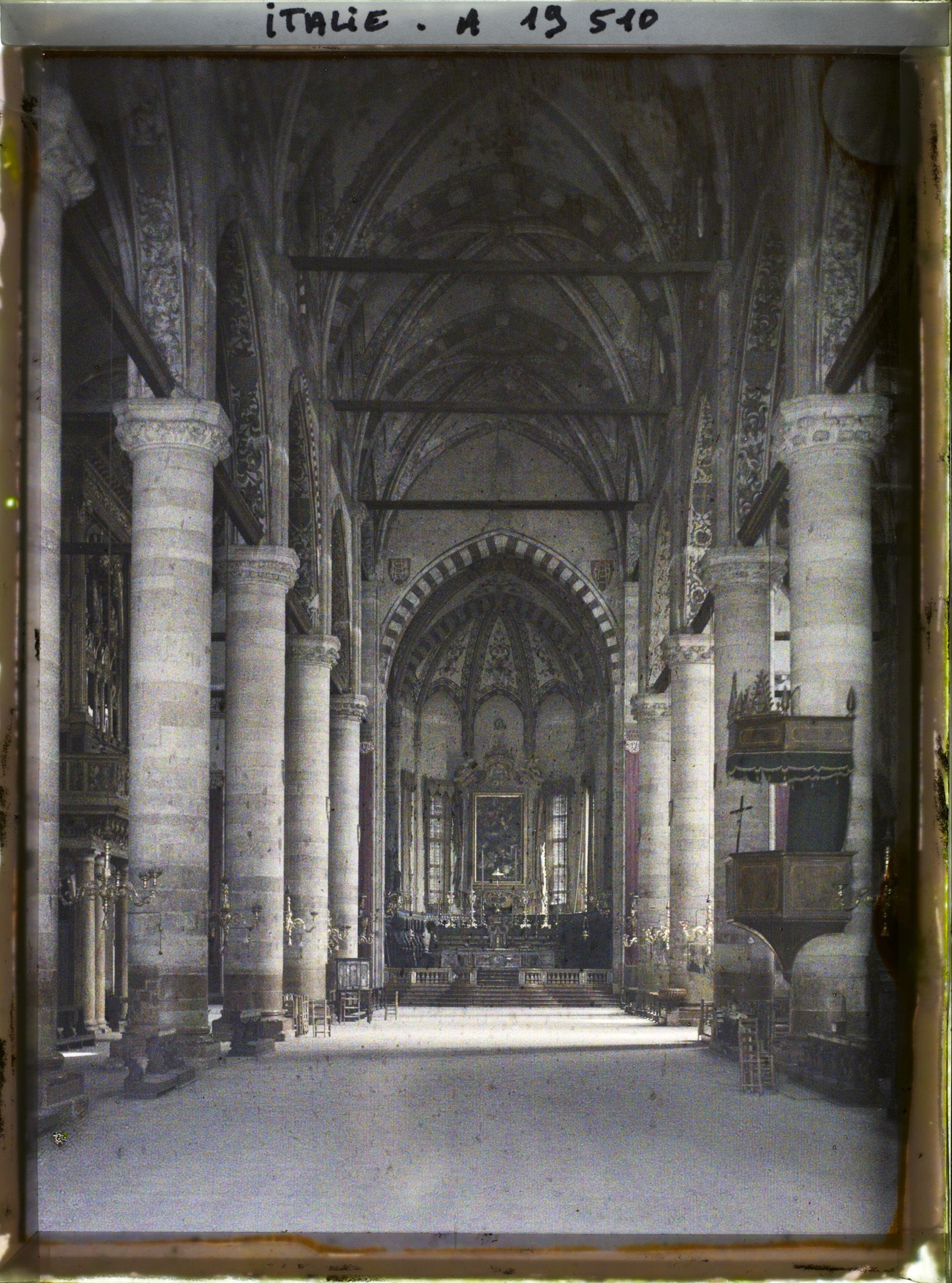 Image représentant Grande nef de la basilique Sainte Anastasie
