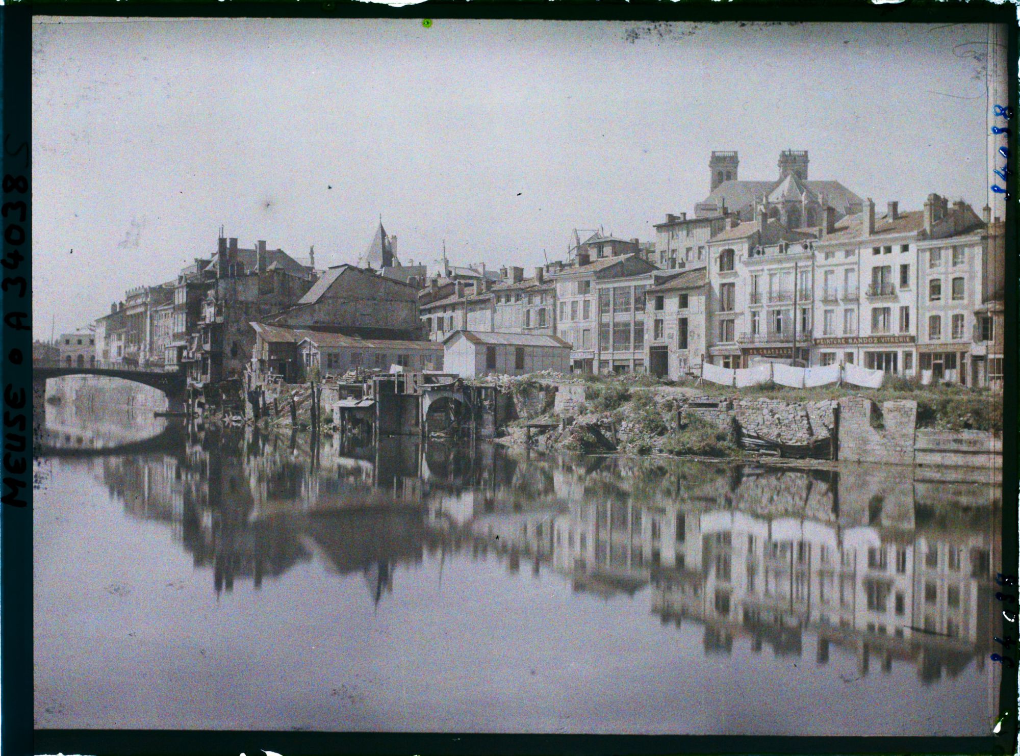 Image représentant France, Verdun, Les bords de la Meuse pris du Pont du Théâtre vers l'Amont