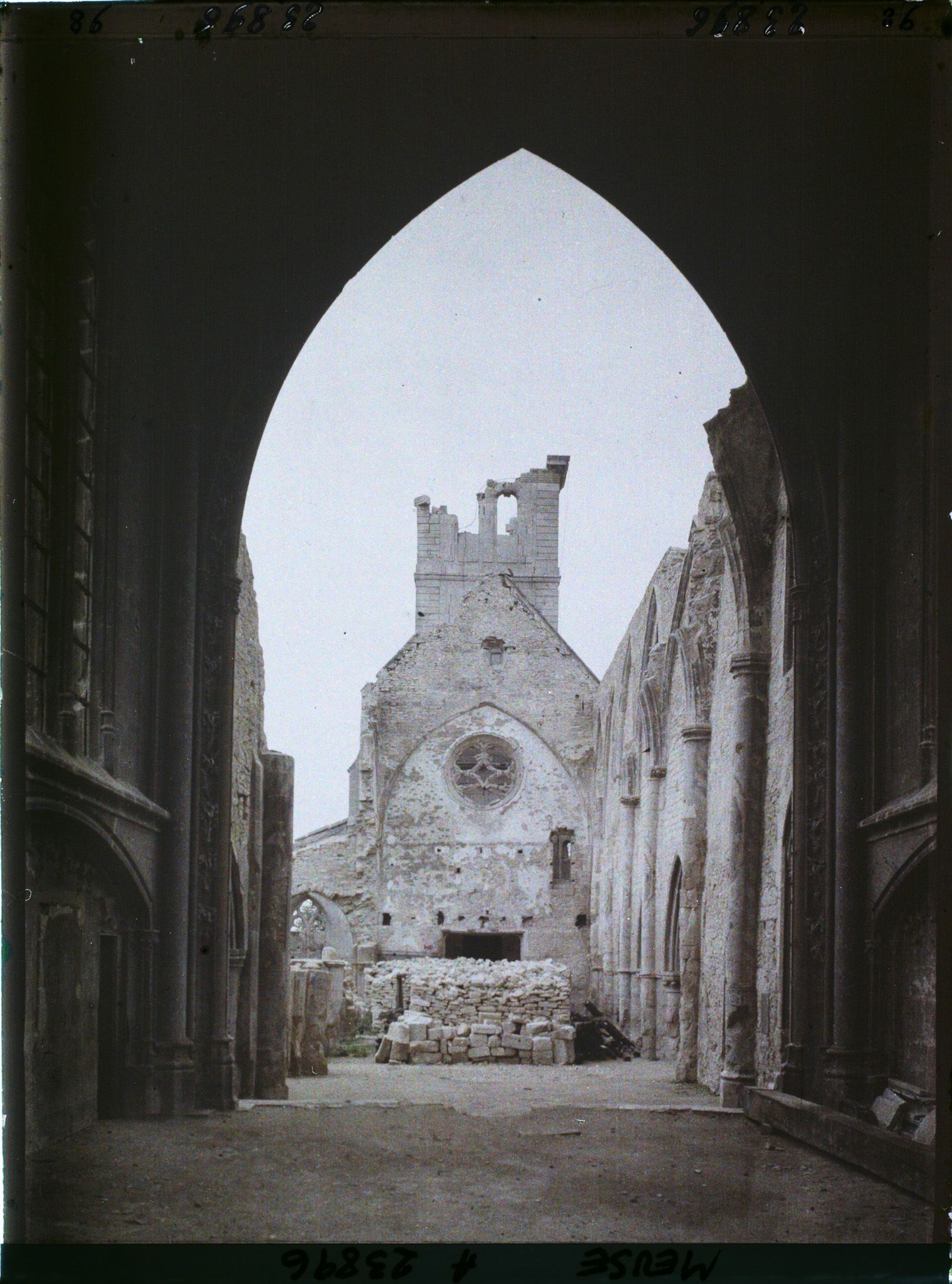 Image représentant France, Etain, Intérieur de l'Eglise, vue prise du Chœur