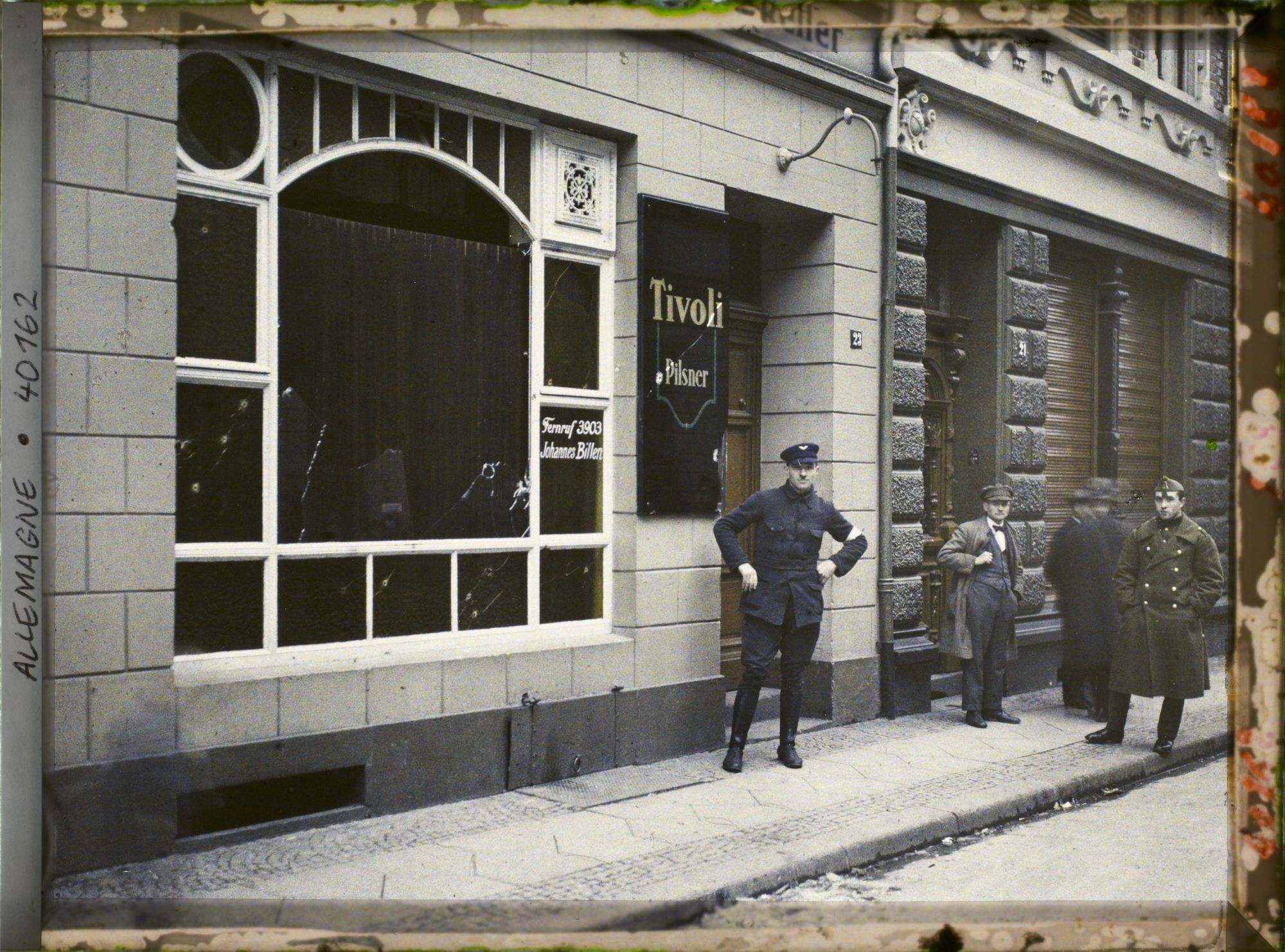 Image représentant Prusse, Crefeld, Boutique et Séparatiste avec brassard