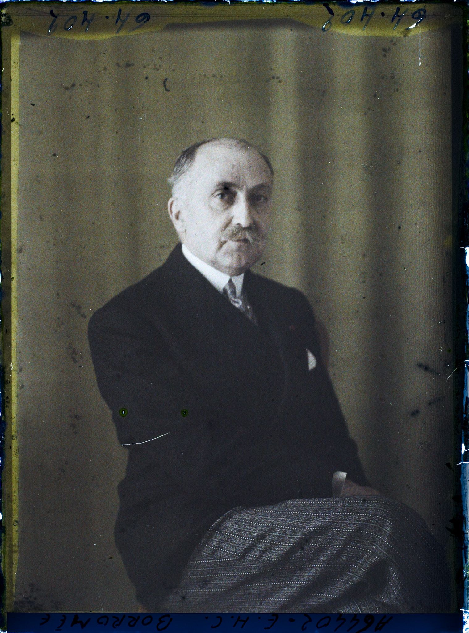 Image représentant https://musee-albert-kahn.s-museum.fr/home/NWQ2OTAwYzNmYjZlZTk1ZWQwODJmMjY4L2dlbmVyaWMtbm90aWNlLXRhYi9hdXRob3JpdHkvNjE3YTc5ZjVjZjhiODk2OGIzMzM3ZDIx/5d6900c3fb6ee95ed082f268/generic-notice-tab/authority/617a79ebcf8b8968b3336950 Monsieur Charles Borromée