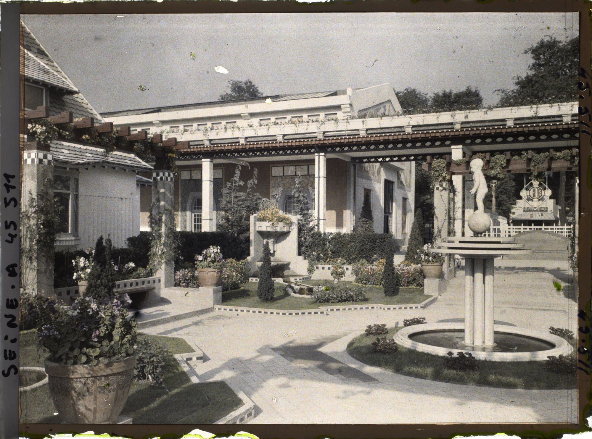 Image représentant L'Exposition des arts décoratifs, le Jardin de Vacherot et Riousse et le Patio Bouchard