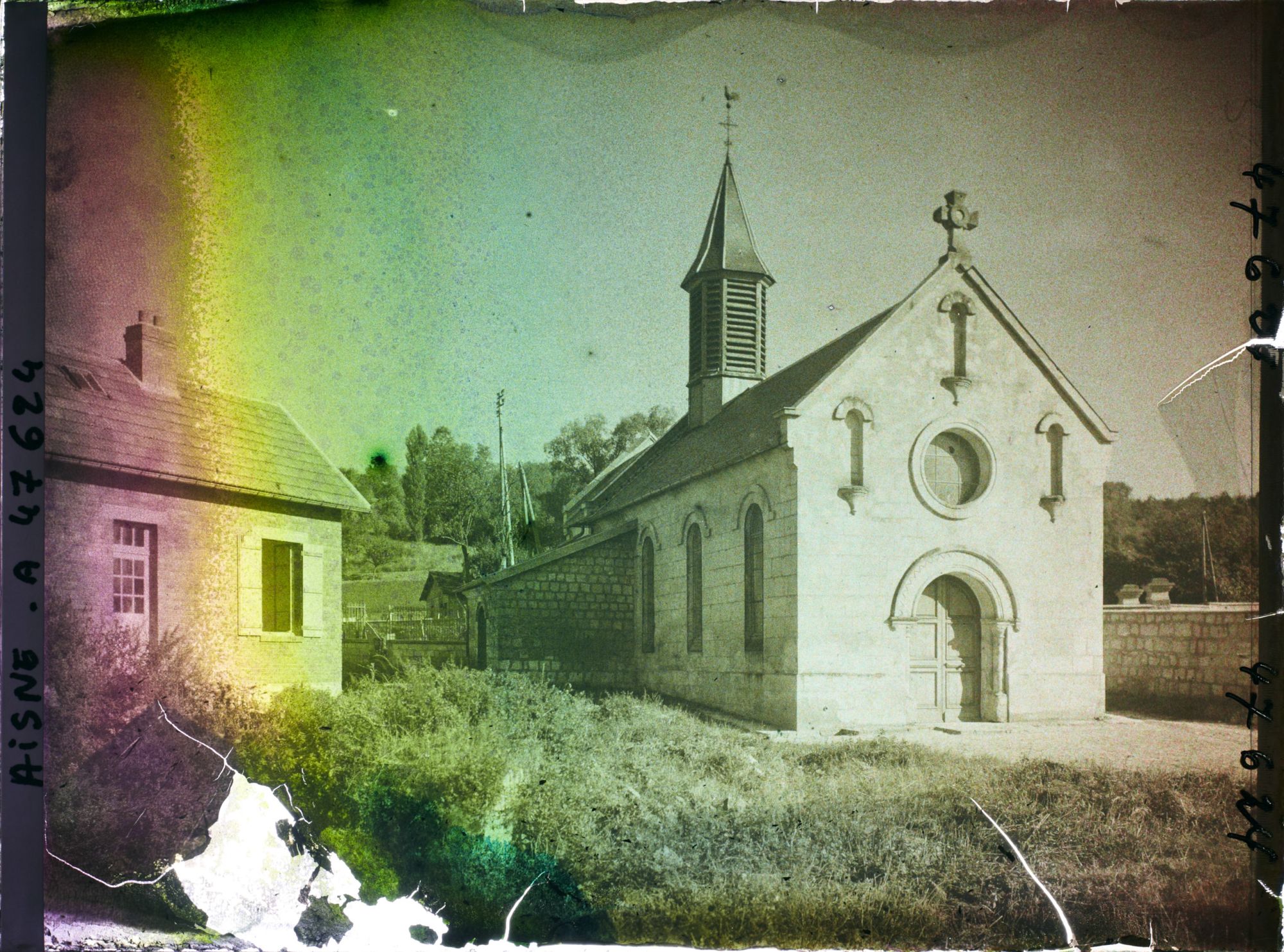 Image représentant France, Pasly, Façade de l'Eglise reconstruite
