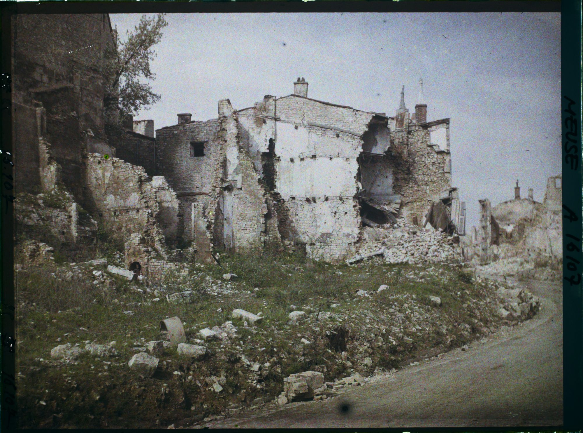 Image représentant France, Verdun, Ruines rue St Pierre Vue prise du Café du Balcon