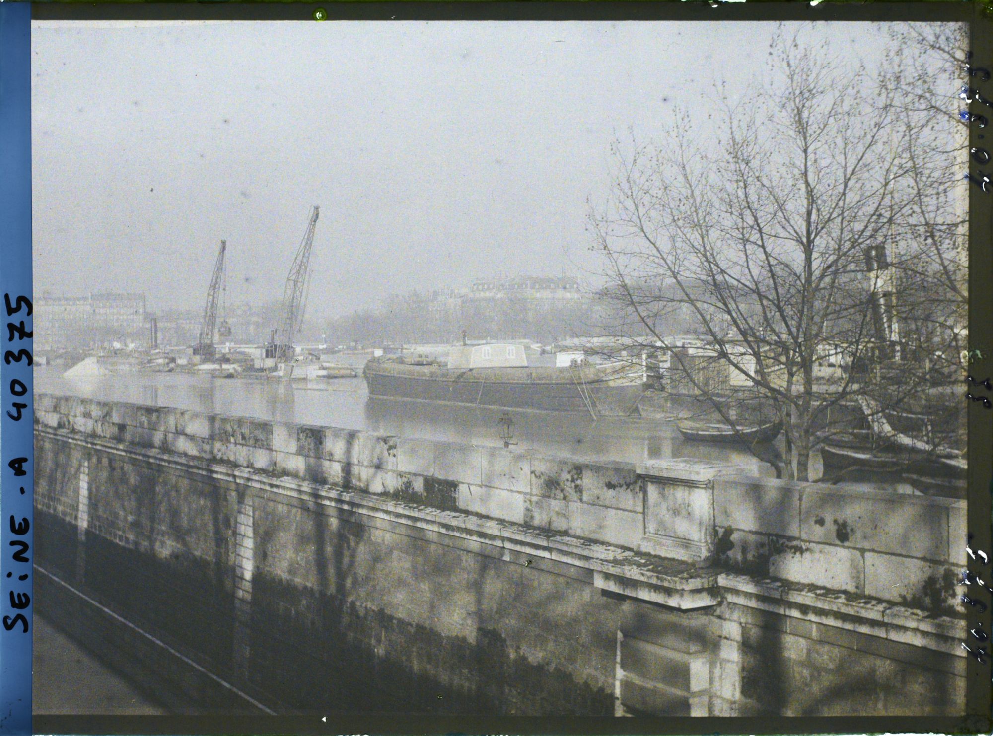 Image représentant La Seine en crue, port Saint-Bernard