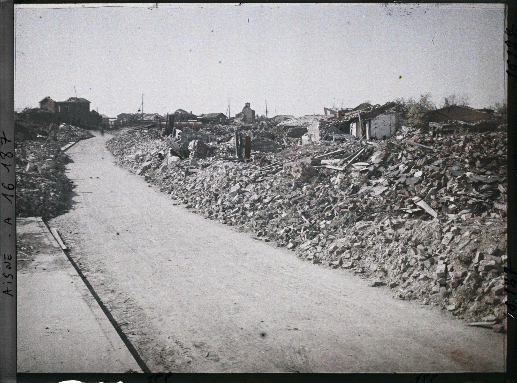 Image représentant La rue Marceau, vue vers le Canal