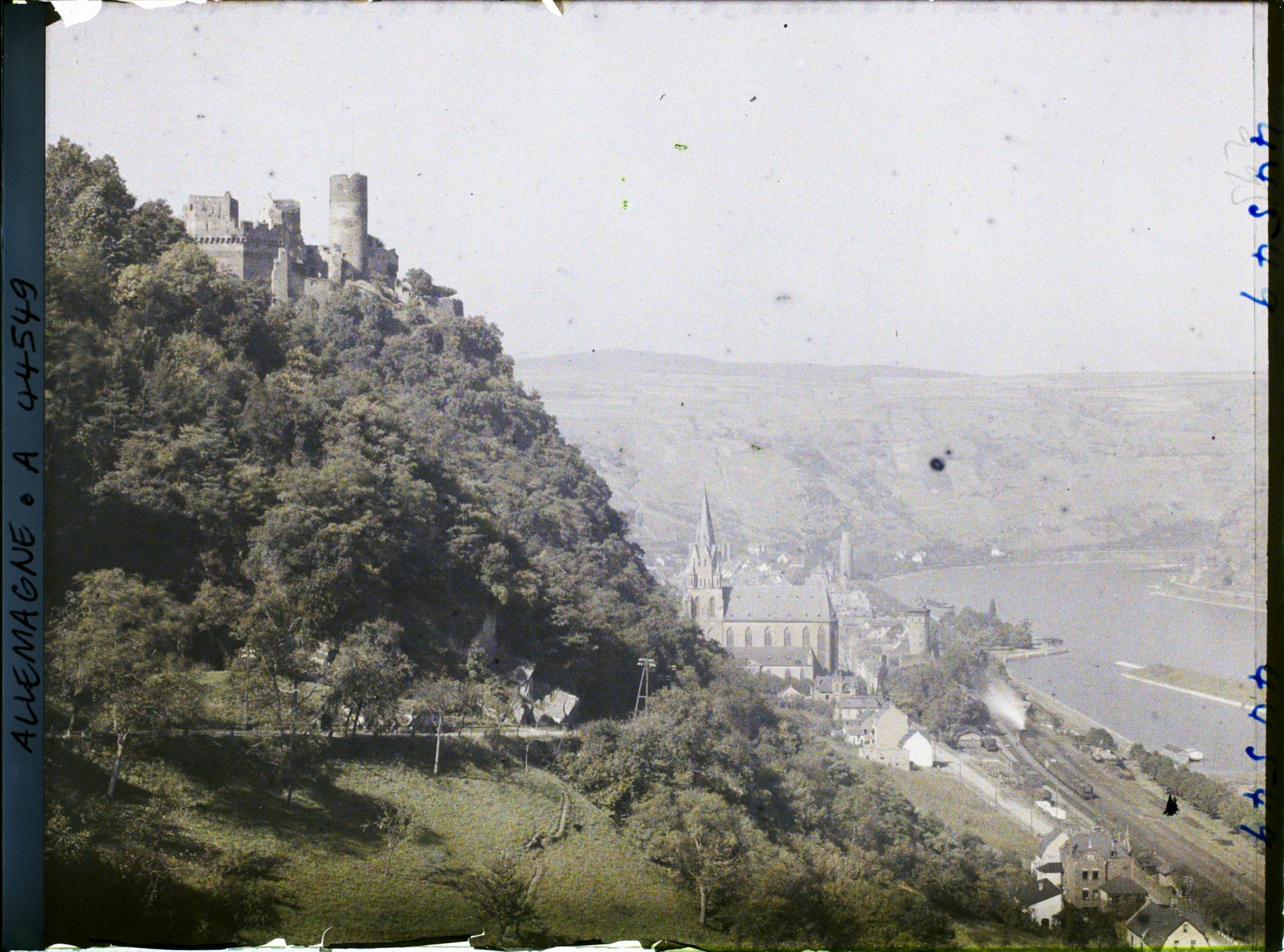 Image représentant Allemagne, Oberwesel, Ruines du Schonbourg et le Rhin