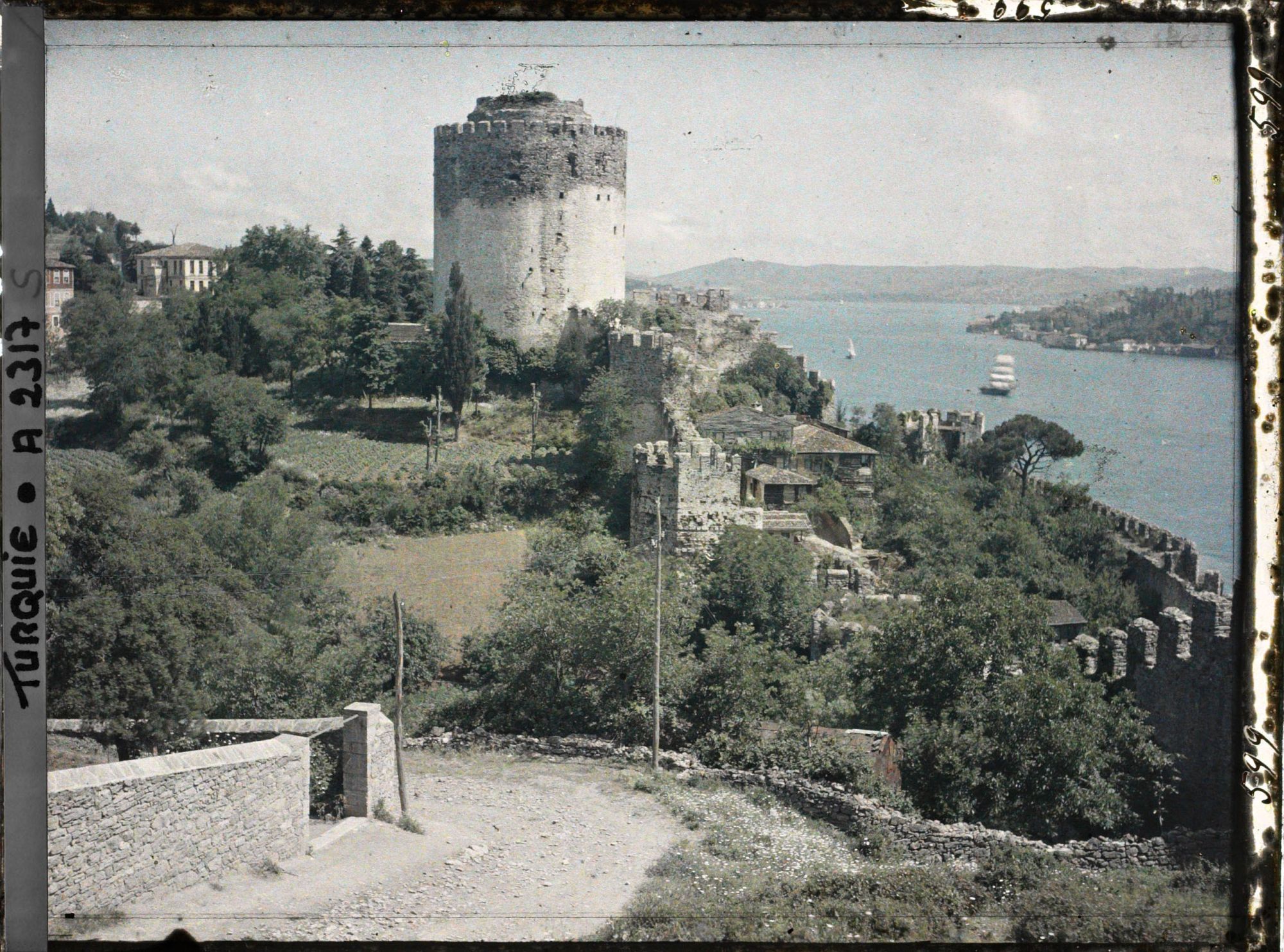 Image représentant Le château dominant le Bosphore