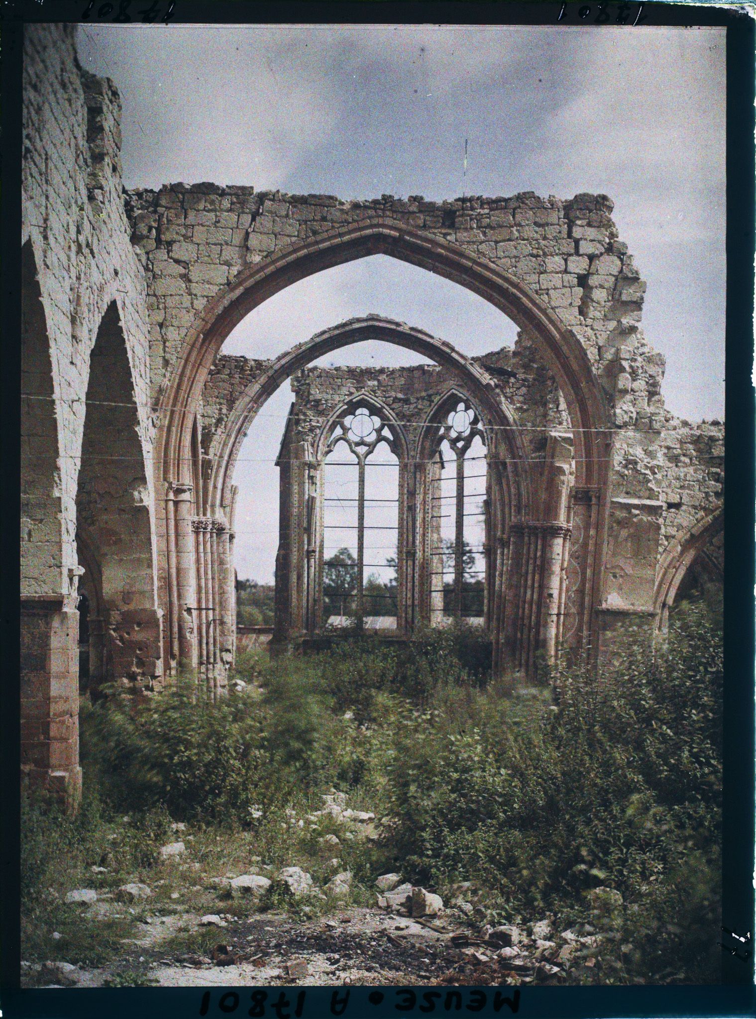Image représentant France, Varennes, Intérieur de l'Eglise