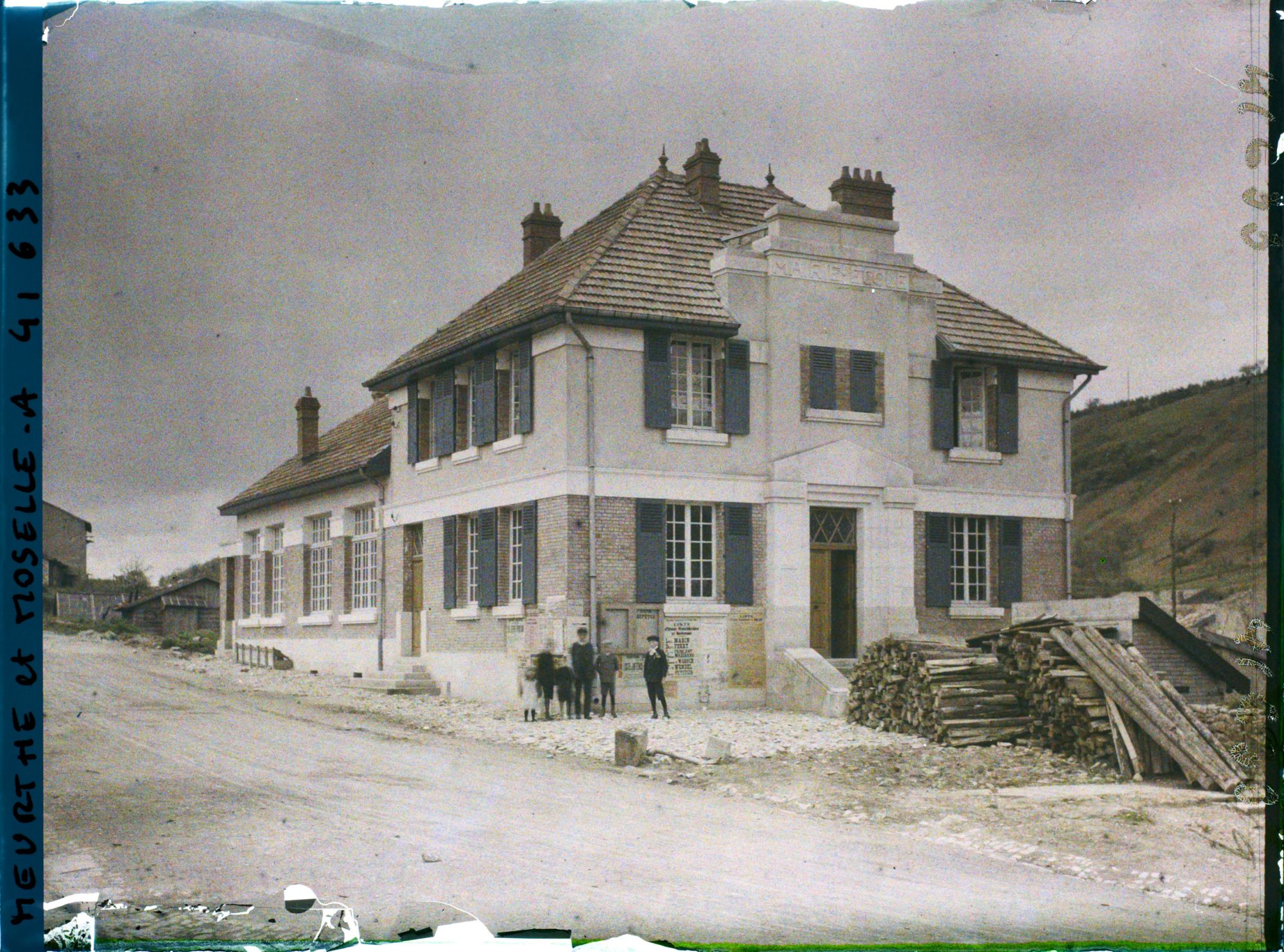 Image représentant France, Rembercourt, Mairie et  Ecole reconstruites