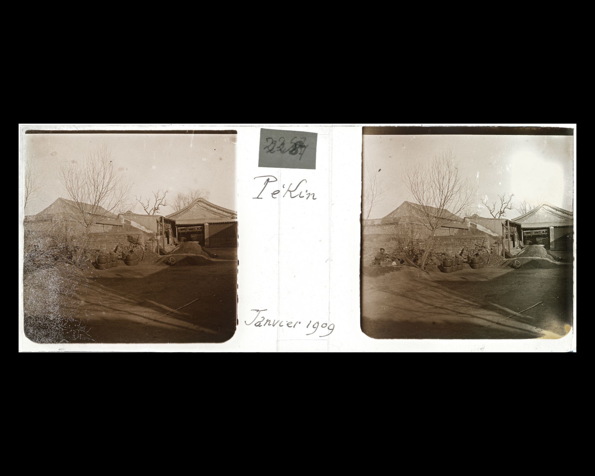 Image représentant Un dépôt de charbon peut-être près de Wangfudajie ("avenue des Résidences Princières")