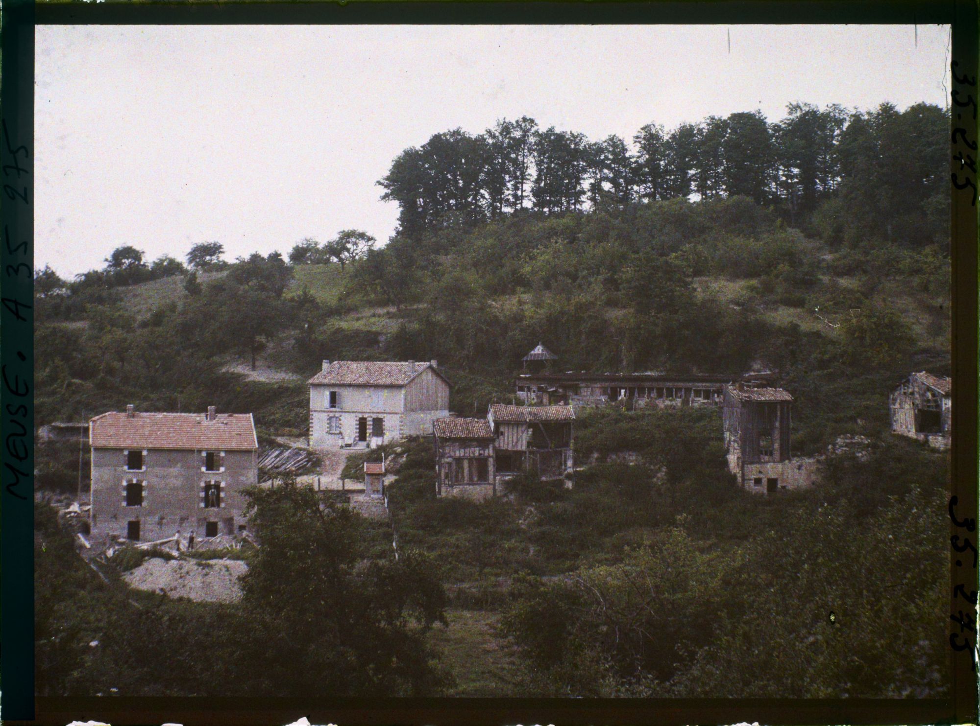 Image représentant France, La Chalade, Reconstructions dans la Vallée