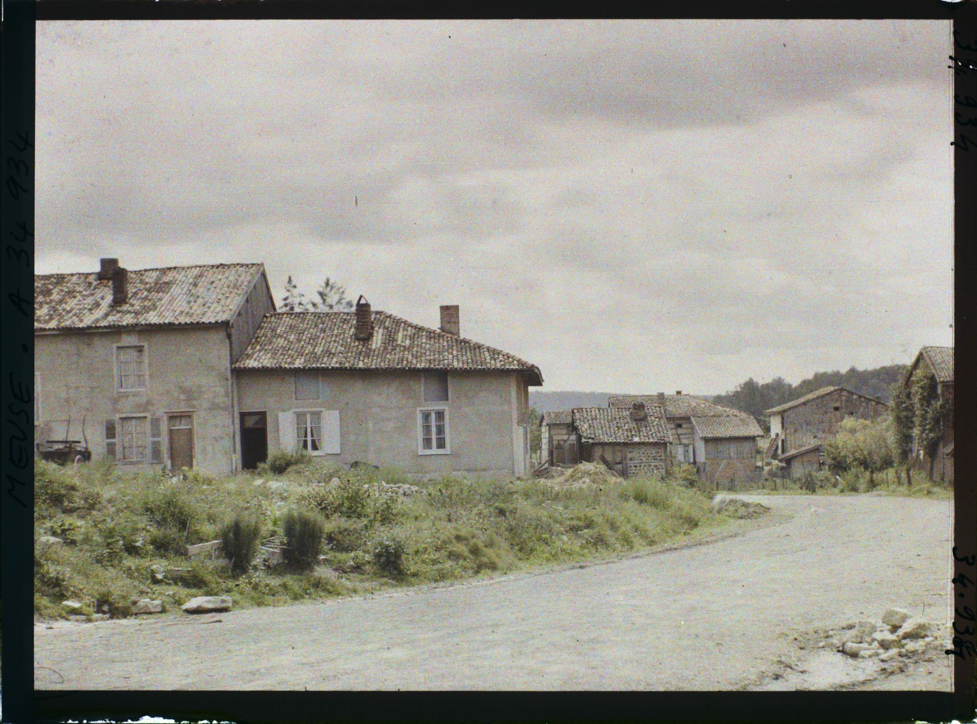 Image représentant France, Le Neufour, Sortie de la route du Claon aux Islettes